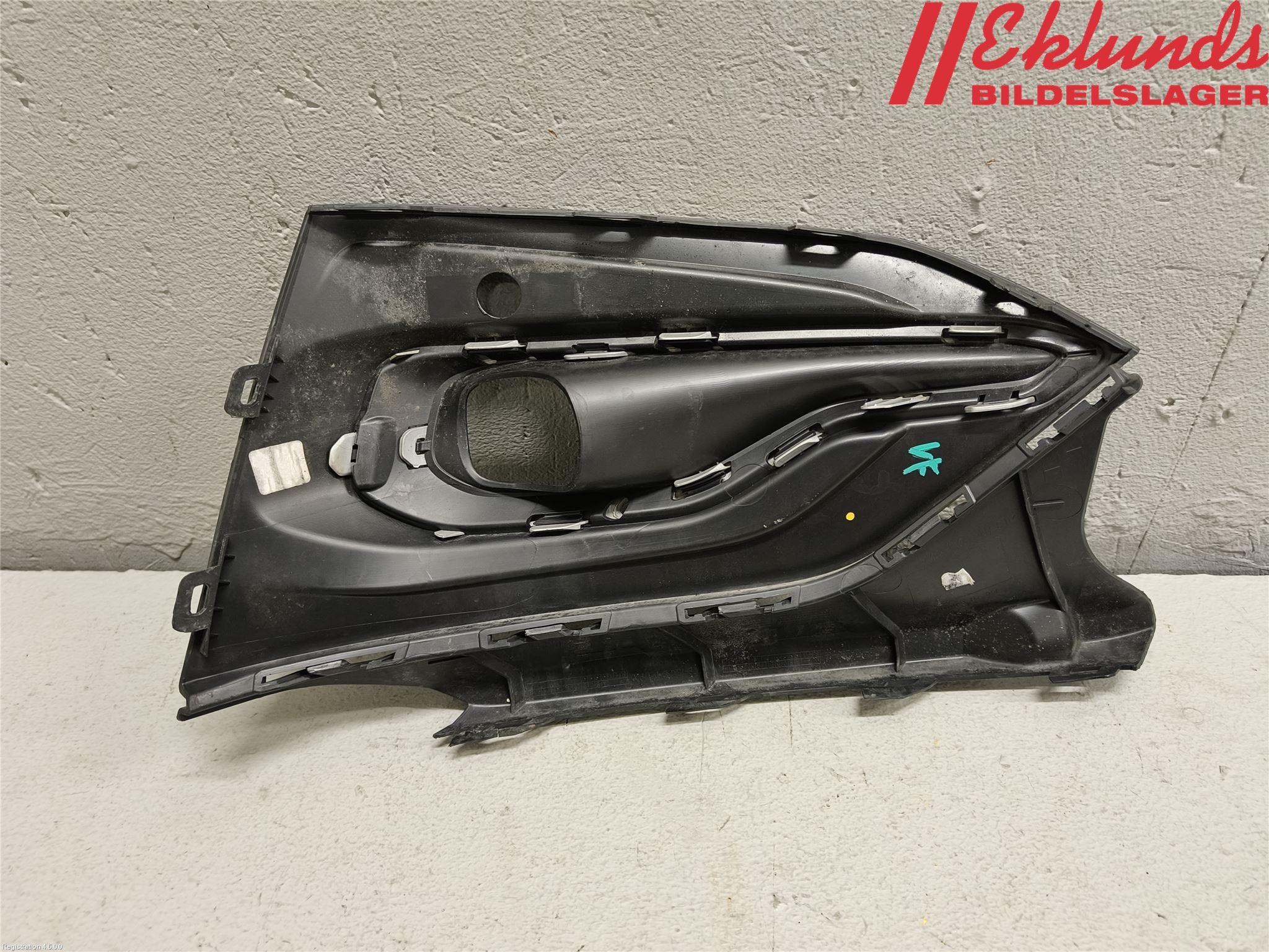 Ford FOCUS 19- Dimljussarg Fram