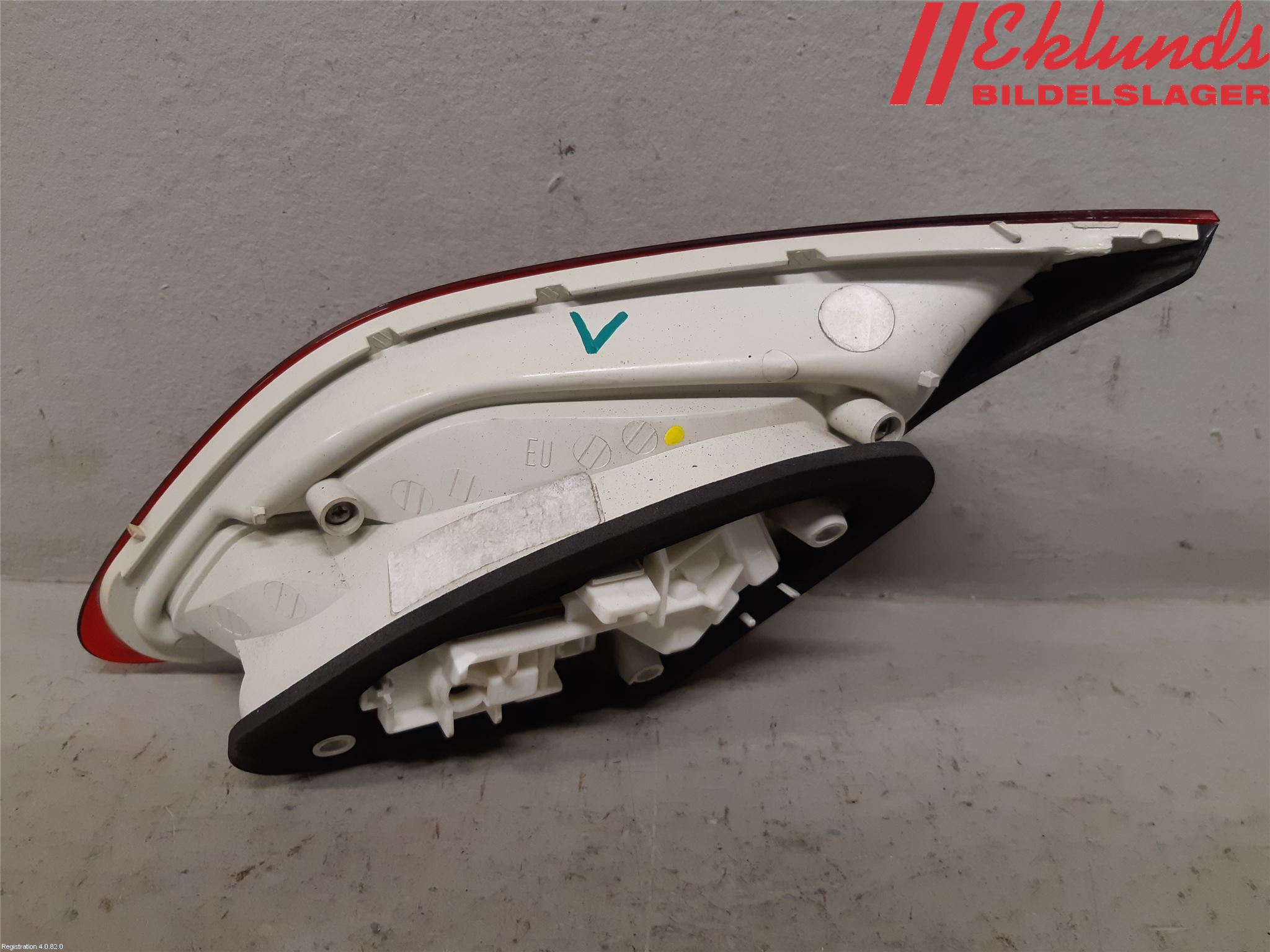 Opel ASTRA J 10-15 Bakljus Lucka Vä