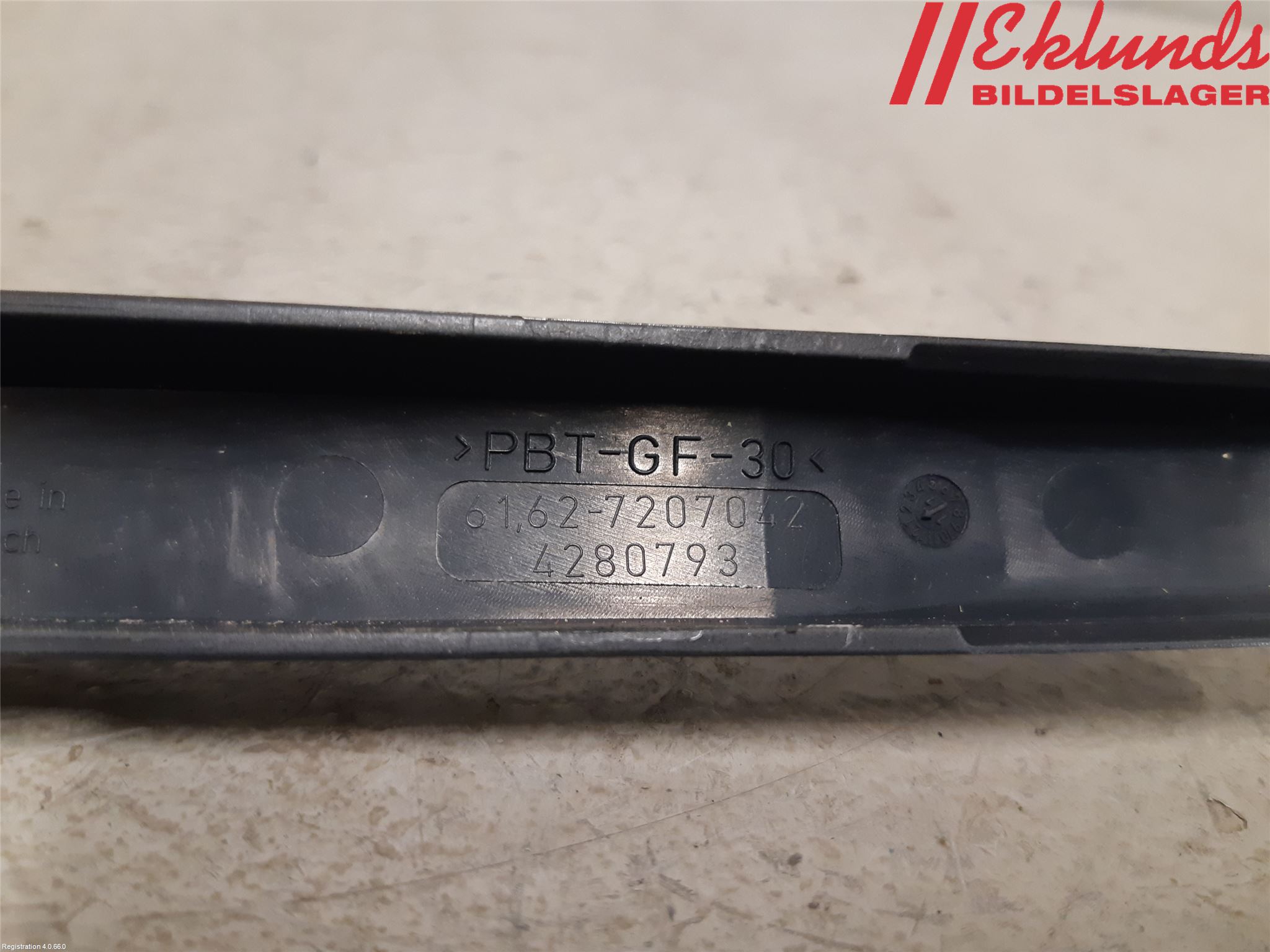 BMW 5 F10/F11/F18 09-17 Torkararm-Bakruta