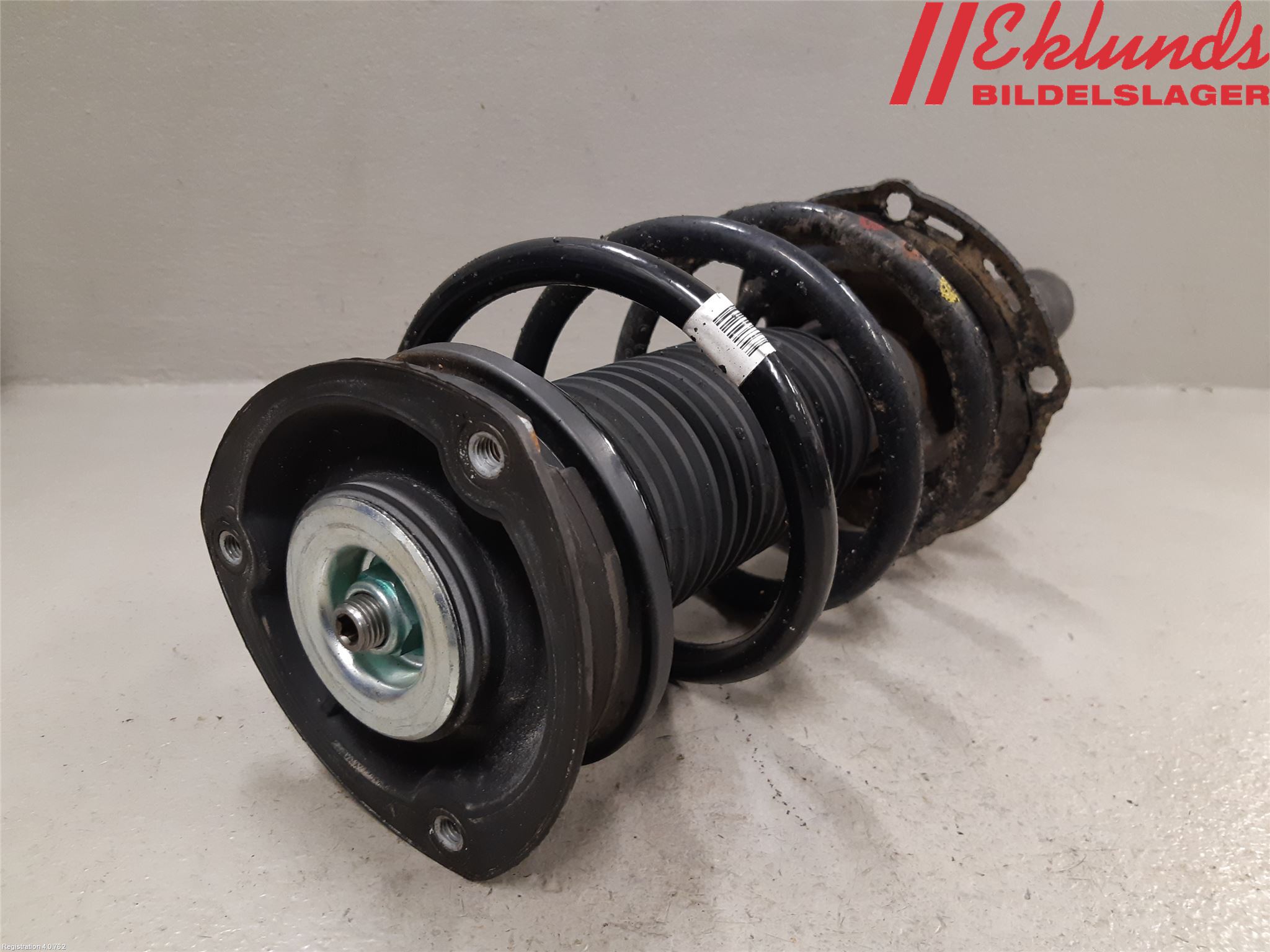 Volkswagen VW PASSAT 15-19 Fjäderben Fram Höger