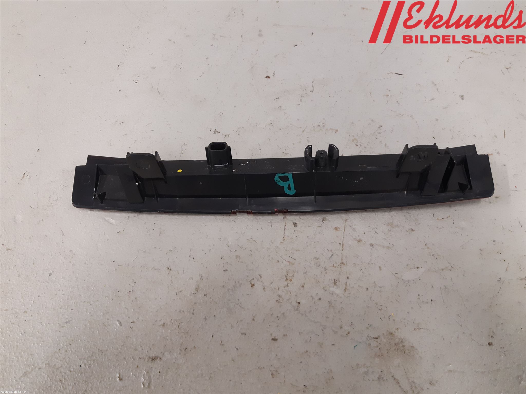 Renault CAPTUR 13-19 Bromsljus Bakruta