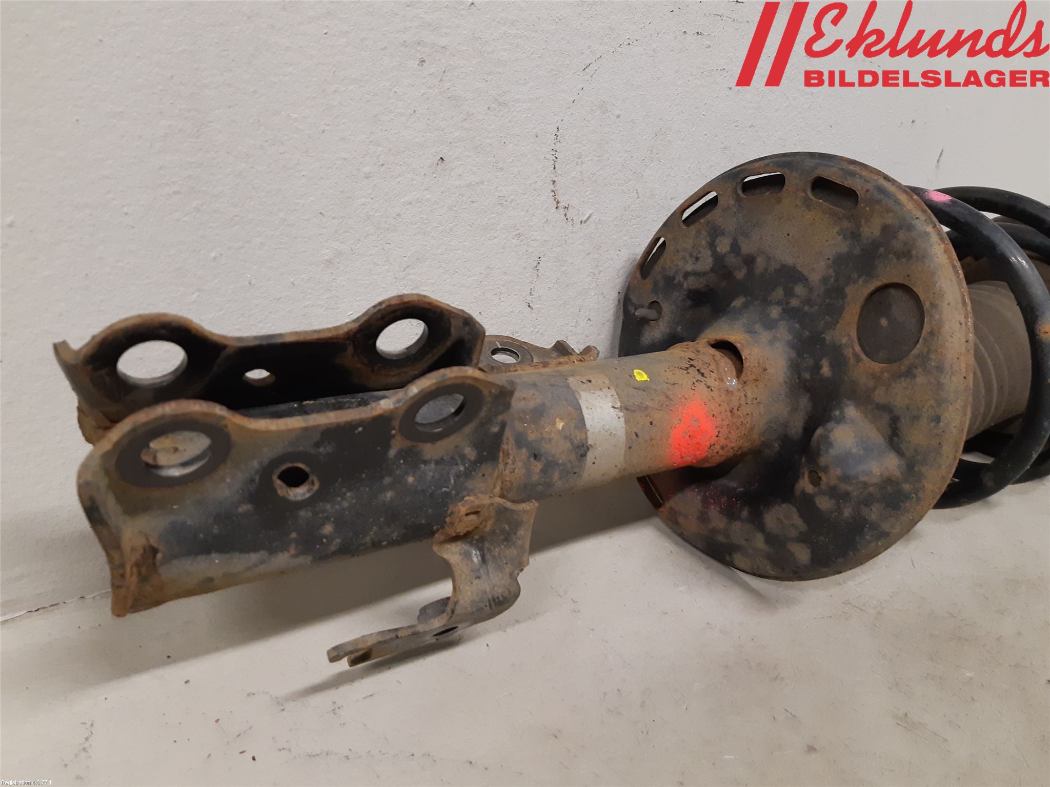 Toyota AURIS 13-19 Fjäderben Fram Vänster