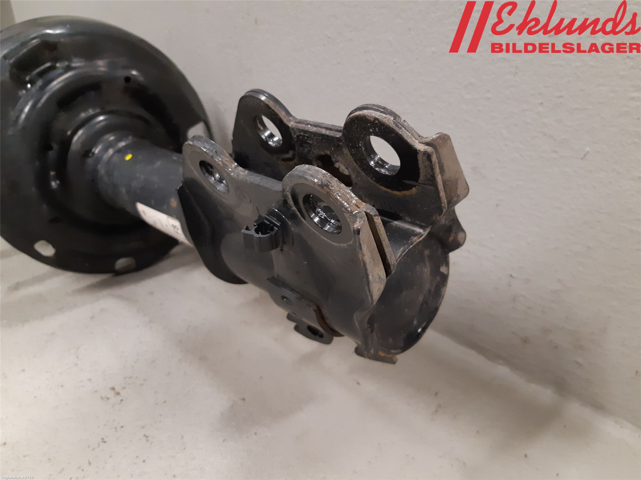 Toyota C-HR 16-23 Fjäderben Fram Höger