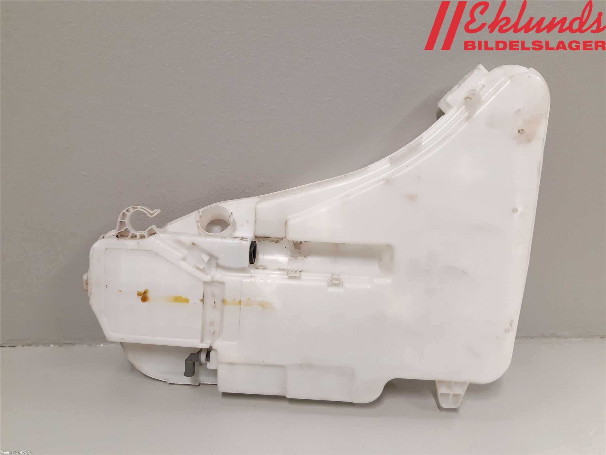 BMW 5 F10/F11/F18 09-17 Spolartank Vindruta-Strål
