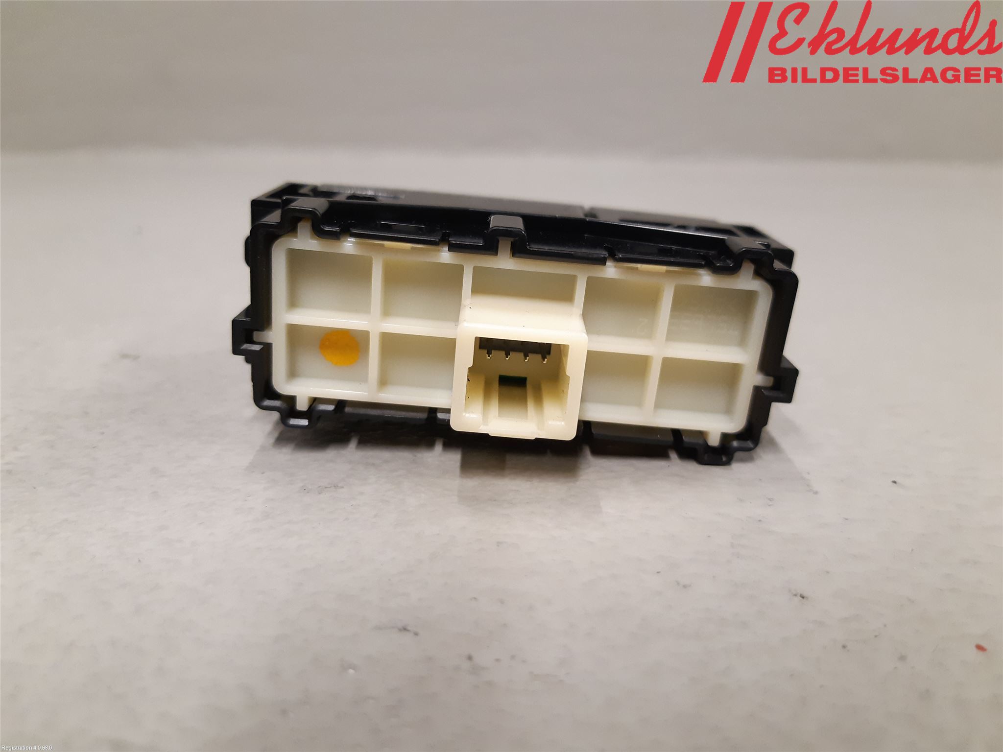 Toyota COROLLA 19- Strömställare Övrigt