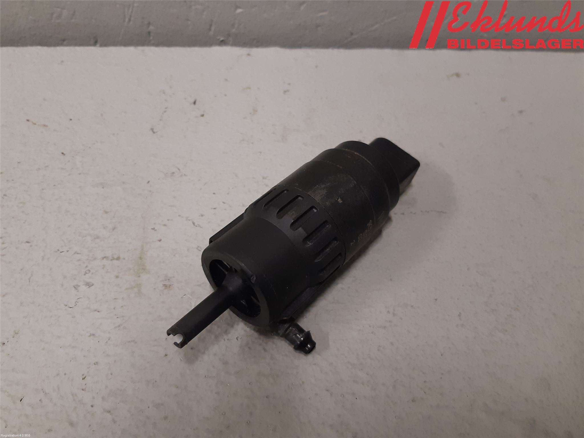 Volkswagen VW AMAROK 2H 10-22 Spolarpump Vindruta