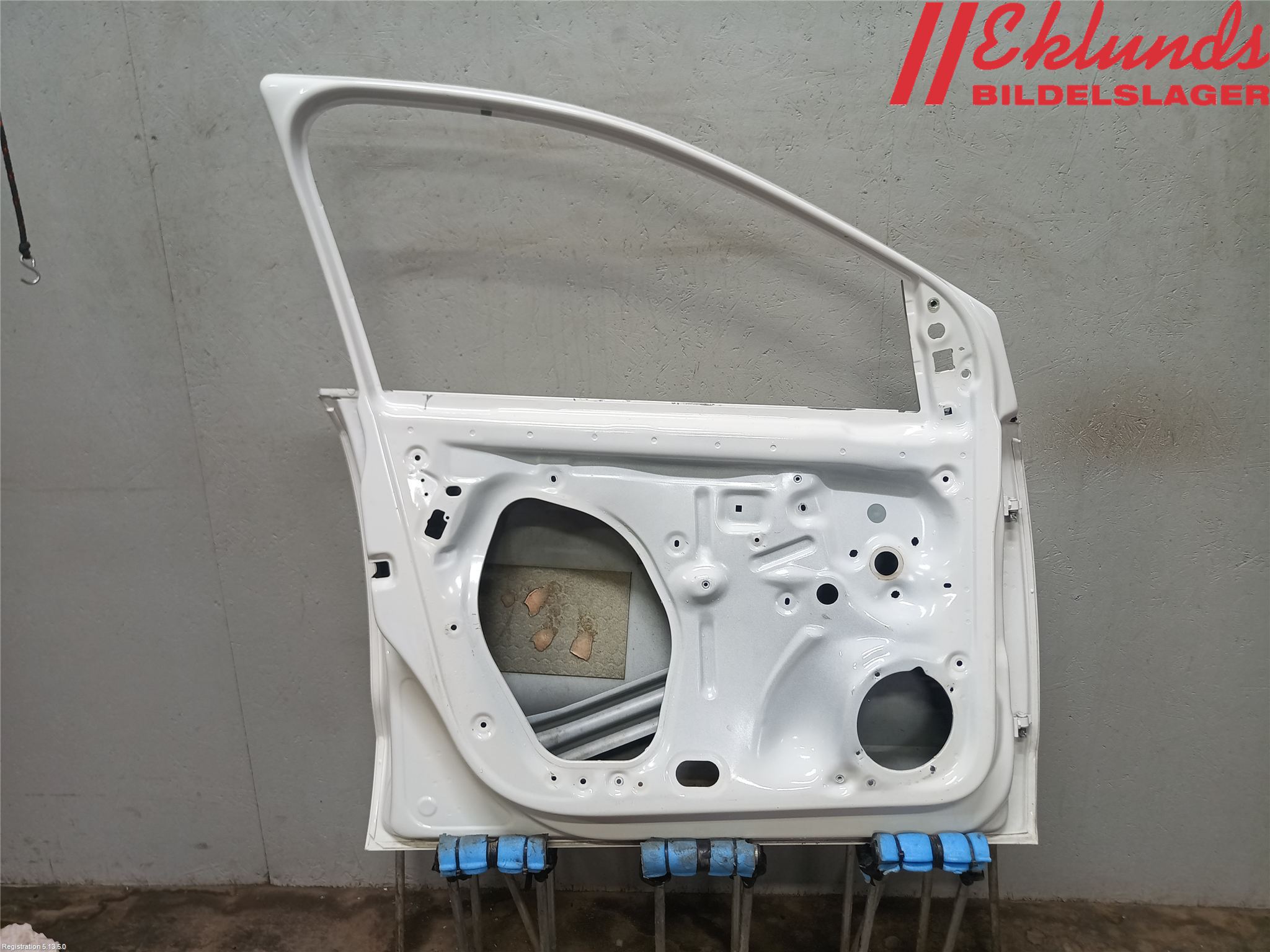 Volkswagen VW POLO 10-17 Dörr Fram Vänster