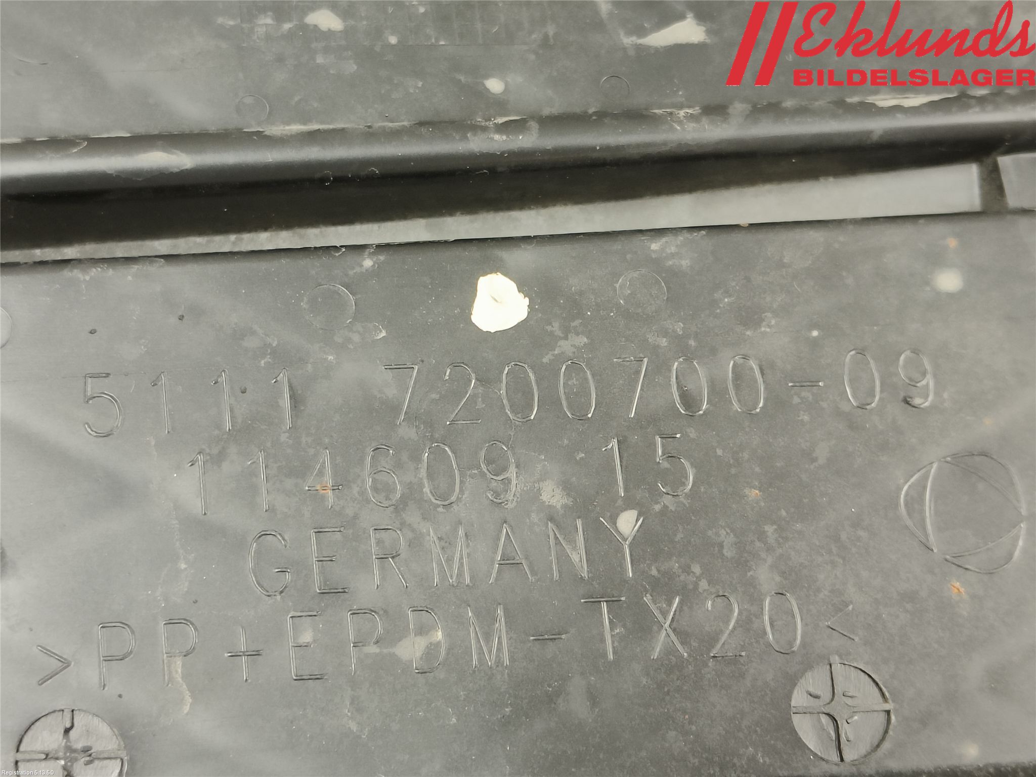 BMW 5 F10/F11/F18 09-17 Grilldel Höger