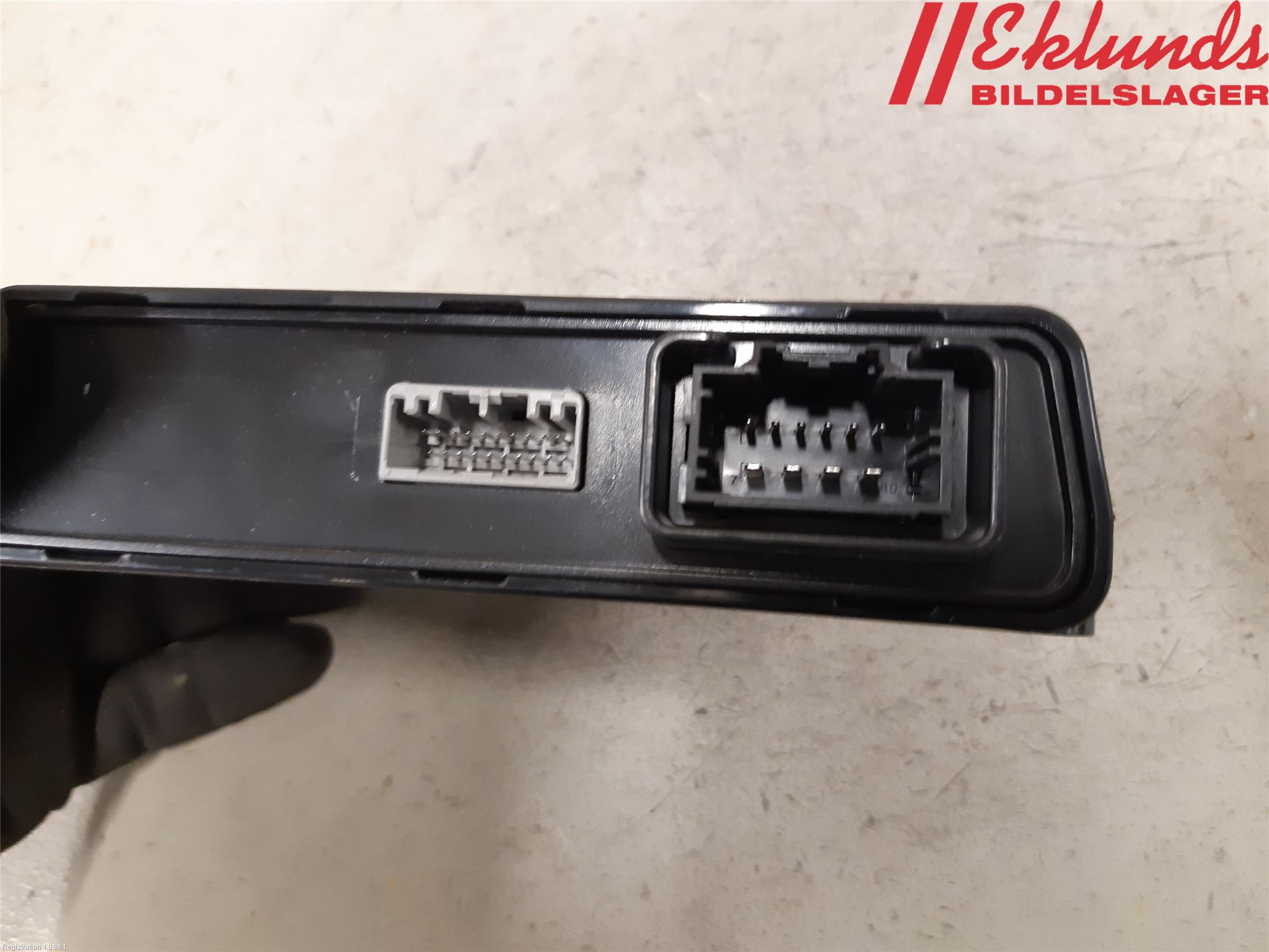 Tesla MODEL S 13- Styrenhet Taklucka