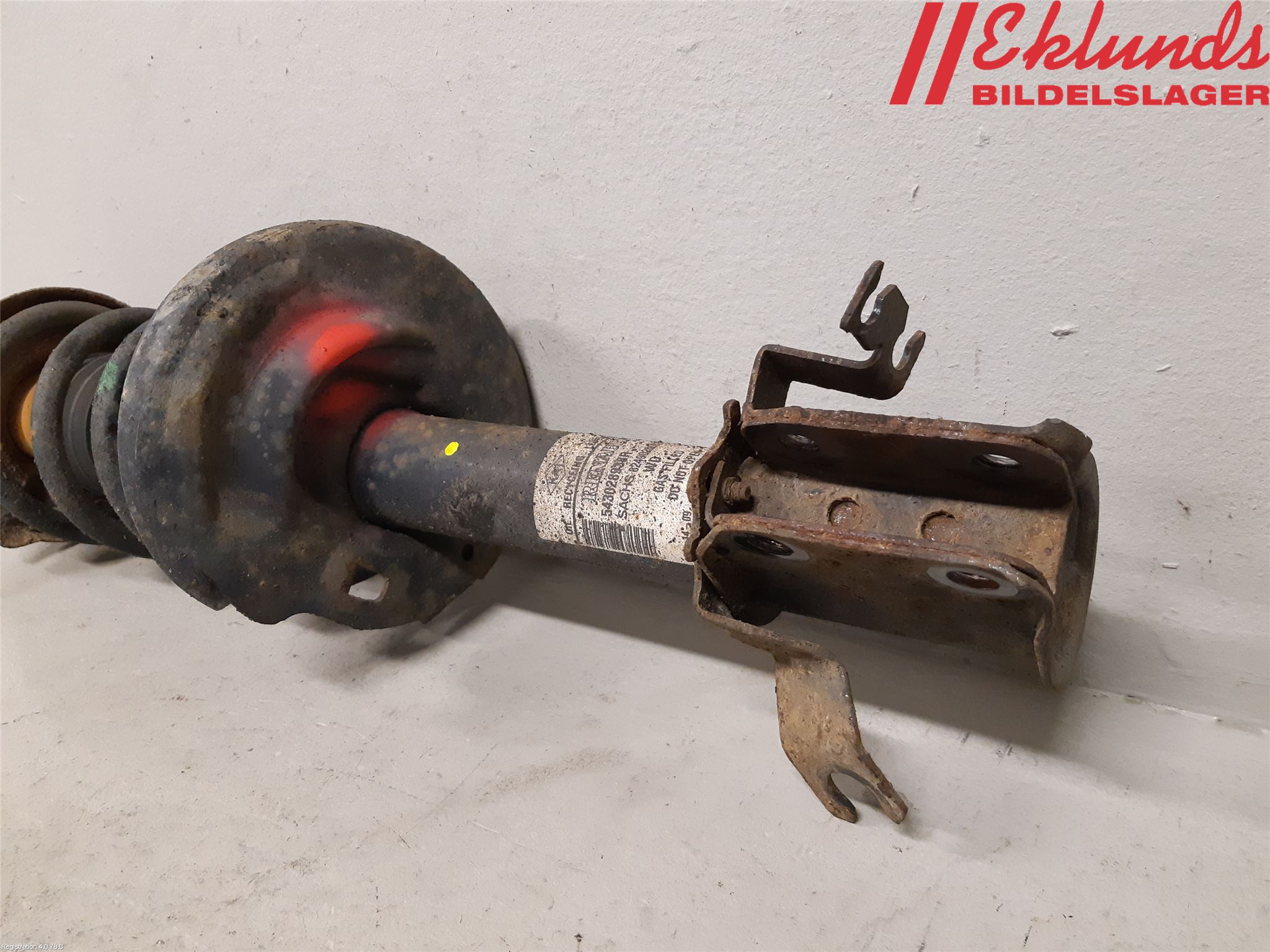 Dacia DOKKER 13- Fjäderben Fram Vänster