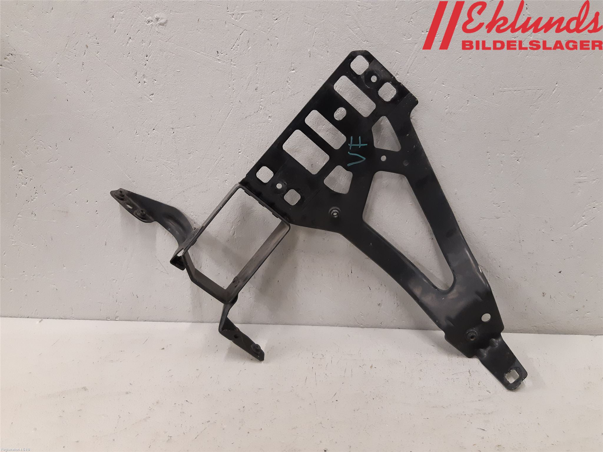 BMW 5 E60/61 Sed/Tou 02-10 Frontplåt