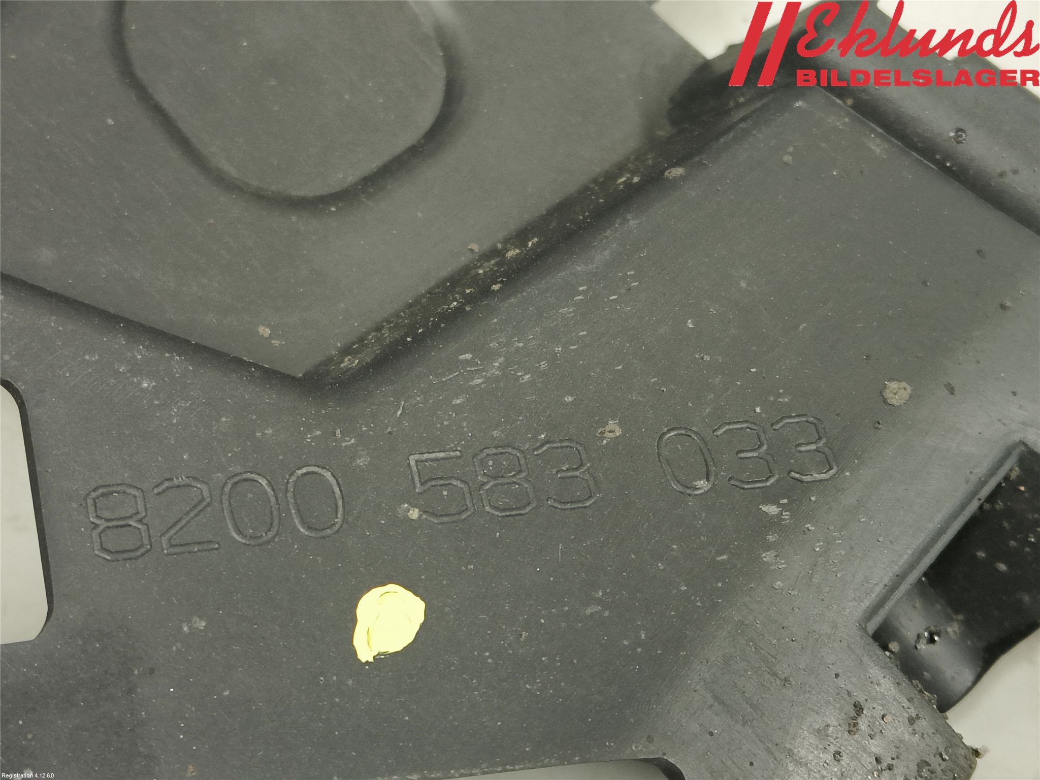 Renault CLIO III  09-12 Stötfångarfäste Bak Hö
