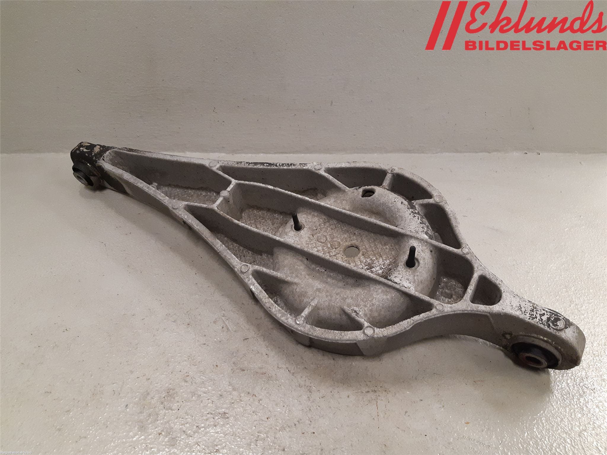 Volvo V60 11-13 Bärarm Bak Höger