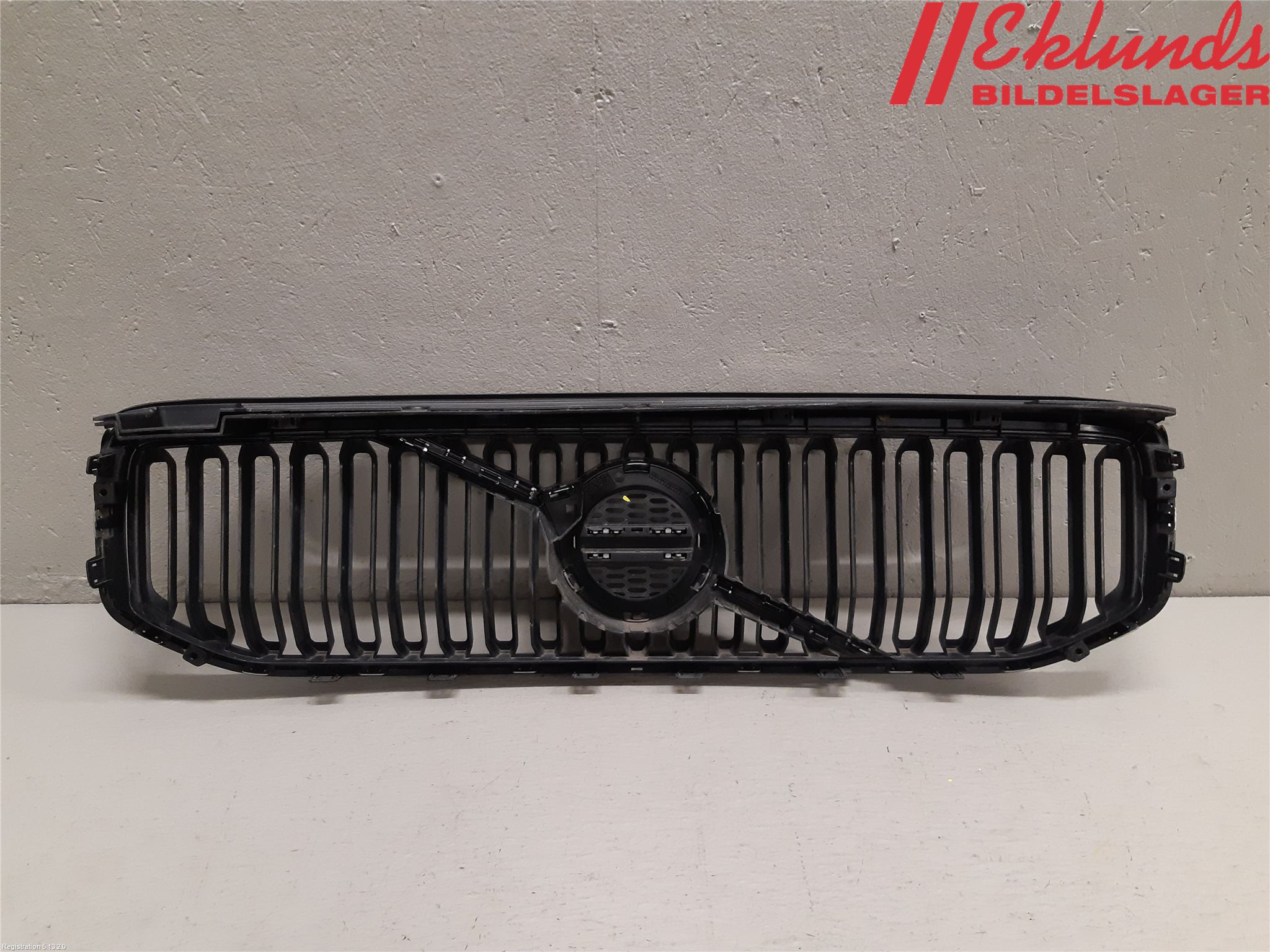 Volvo XC40/RECHARGE 18- Grill Komp
