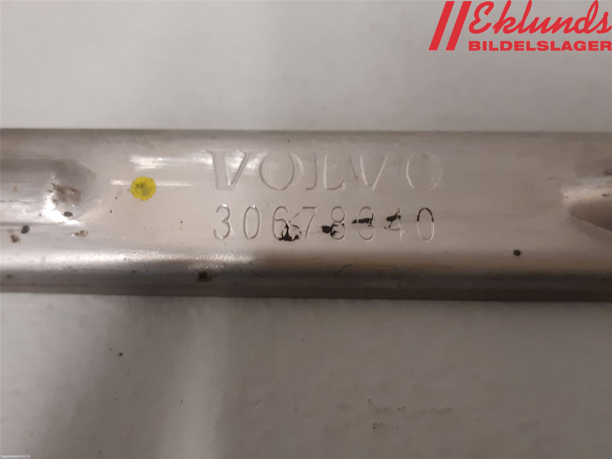 Volvo V70 08-13 Strålkast Fästsarg