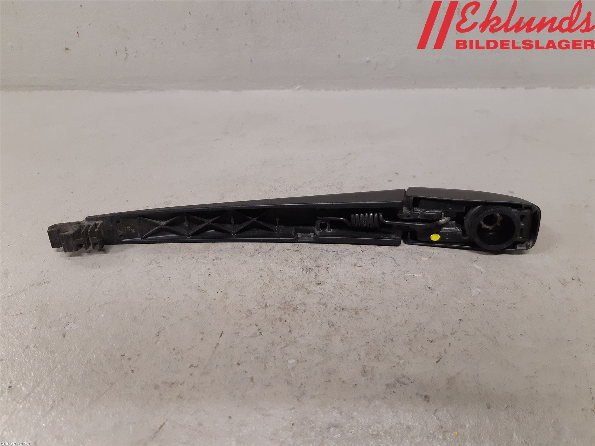 Toyota YARIS XP21 20- Torkararm-Bakruta