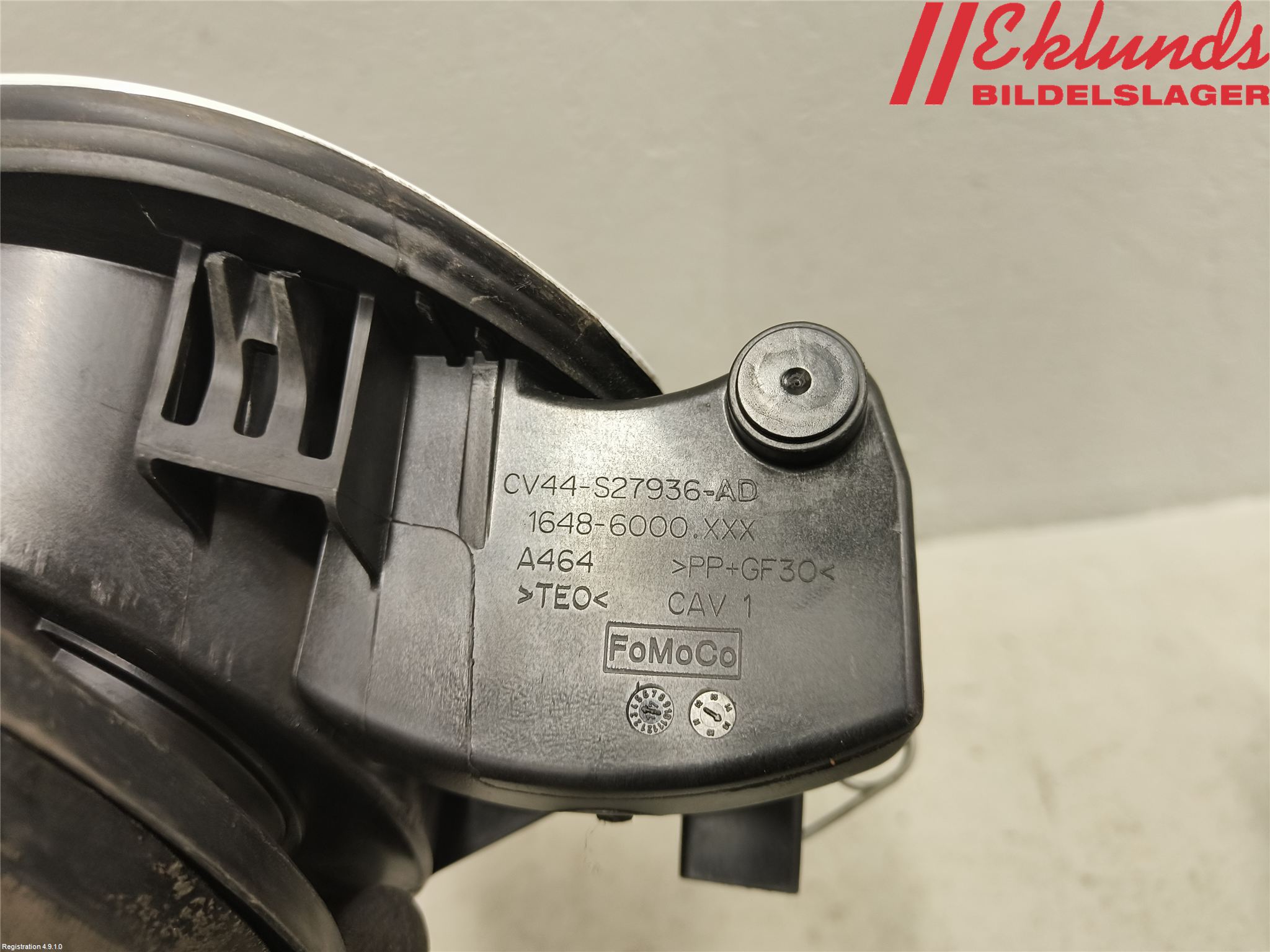 Ford KUGA 17-19 Tanklucka