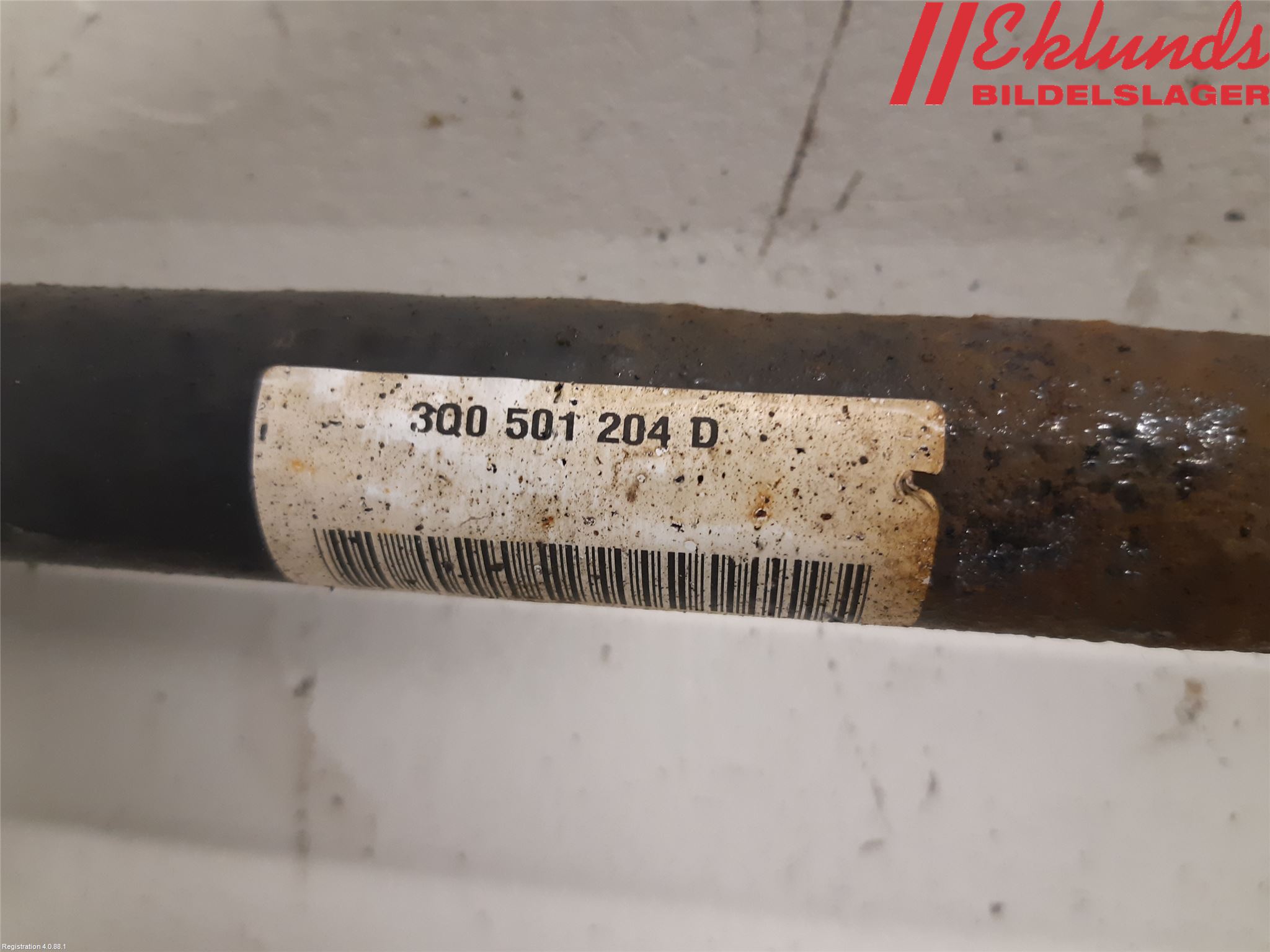 Volkswagen VW PASSAT 15-19 Drivaxel Bak Höger