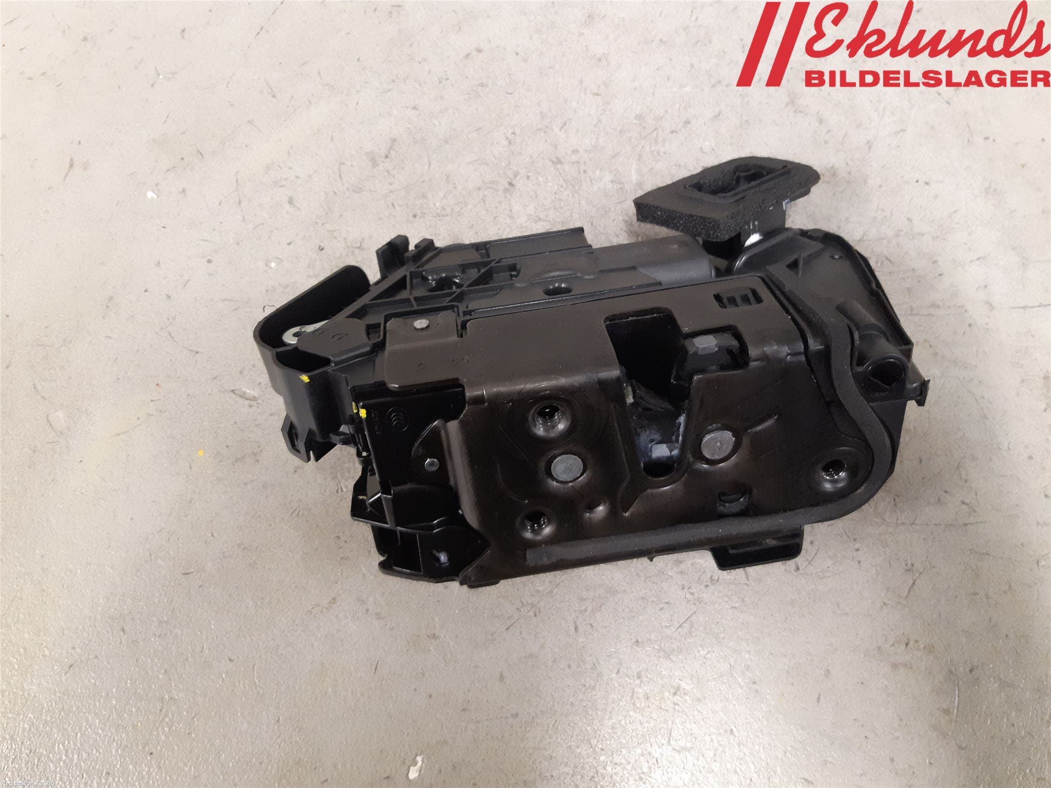 Volkswagen VW ARTEON 17- Låskista-Dörrlås