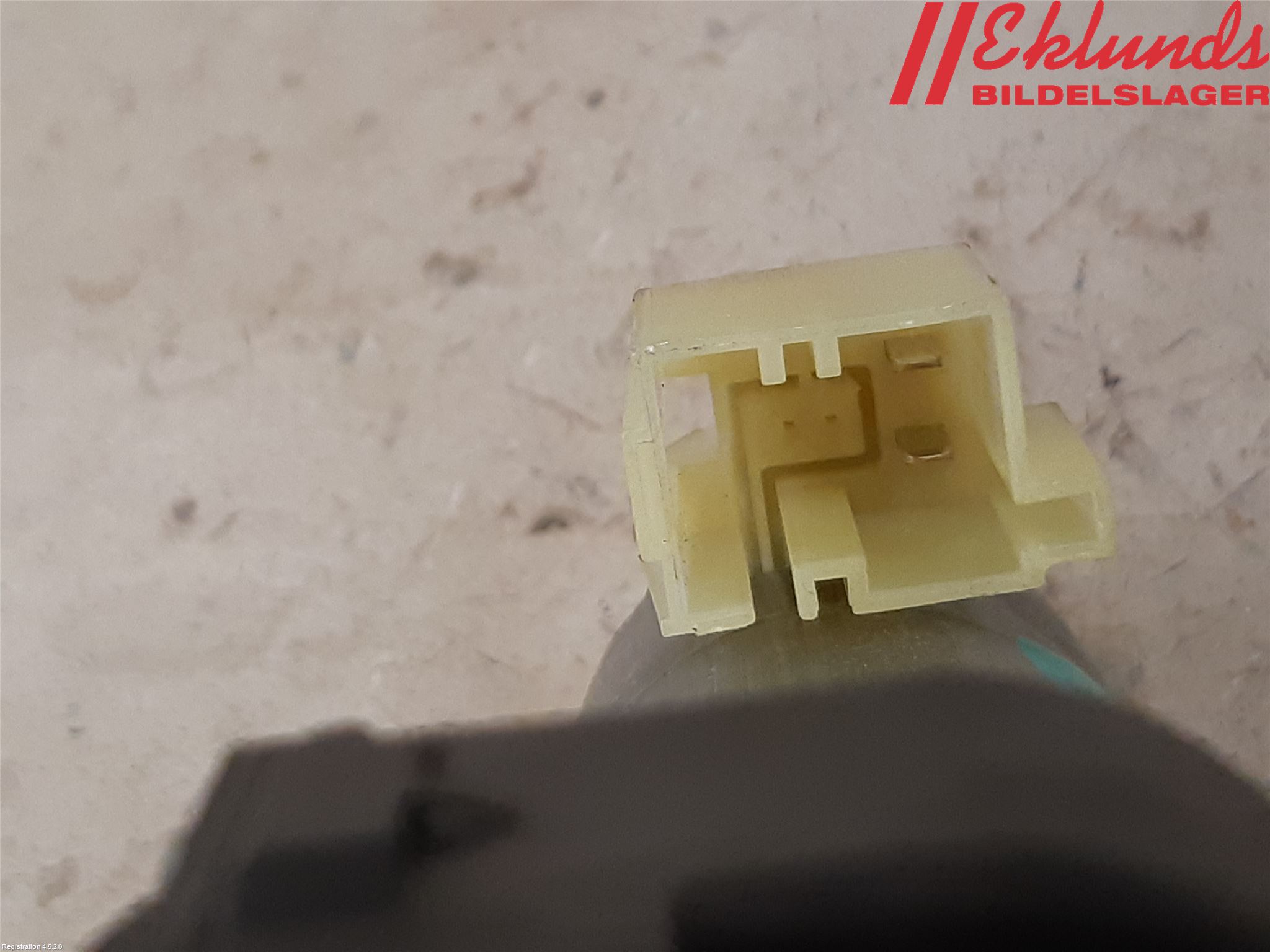 Audi A4/S4 B9 16-19 Bakluckeöppnare Automatisk