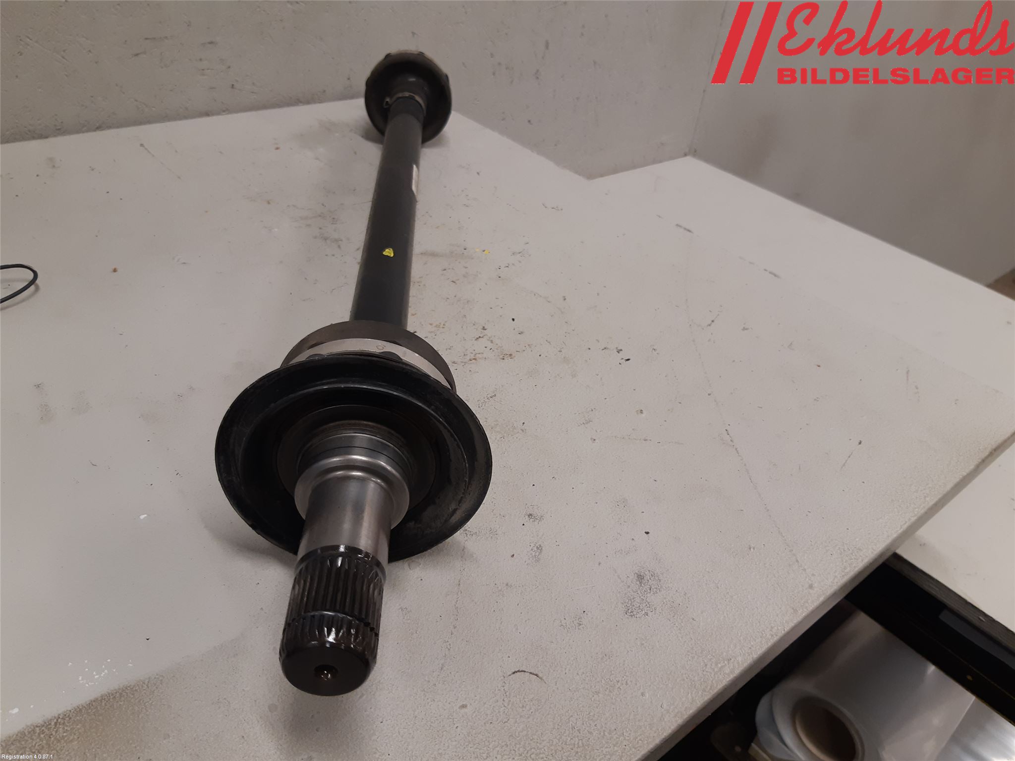 BMW 5 G30/G31/F90 17-23 Drivaxel Bak Höger
