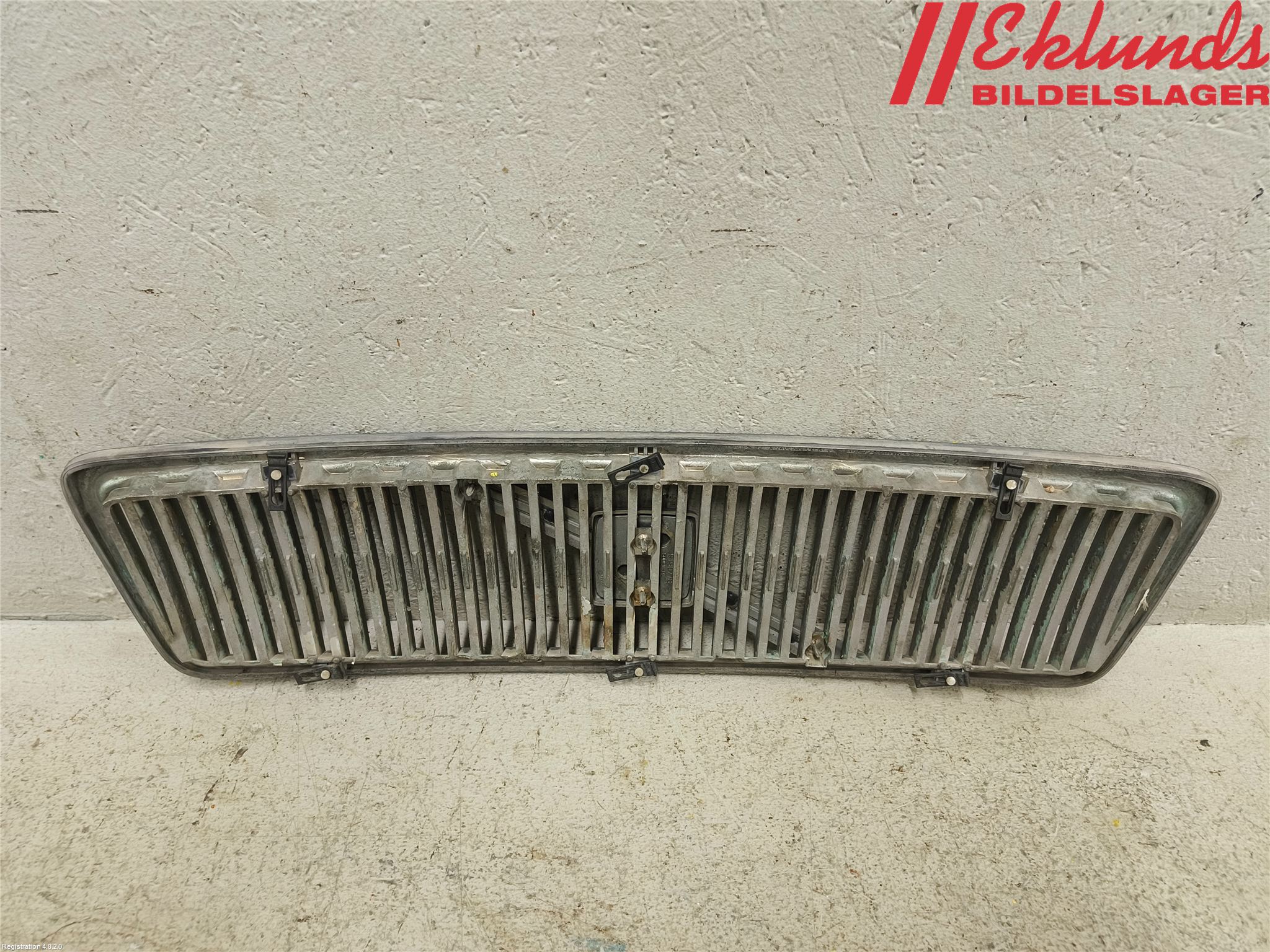 Volvo S70/V70/XC  97-00 Grill Komp