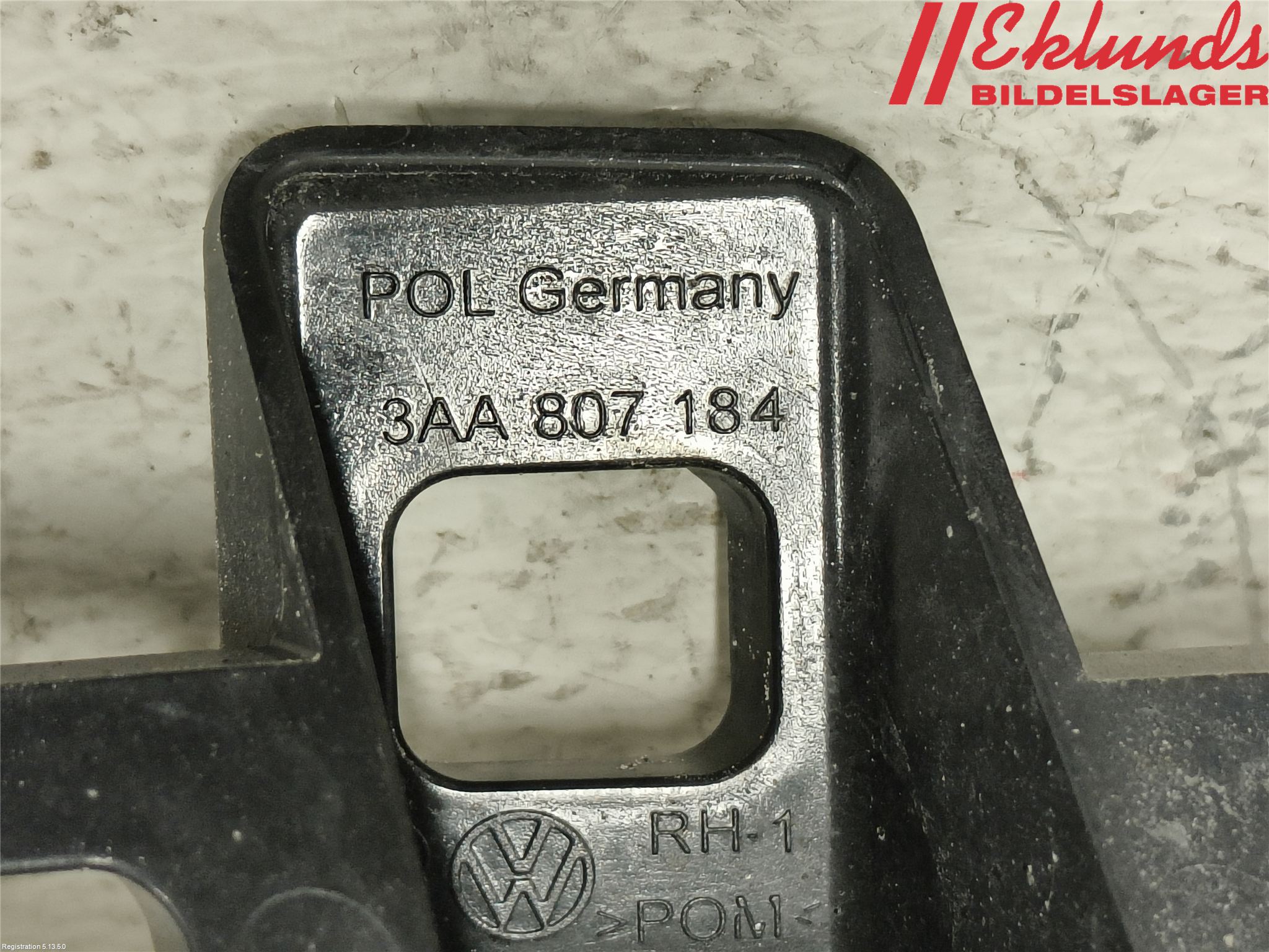 Volkswagen VW PASSAT 11-14 Stötfångarfäste Fram Hö