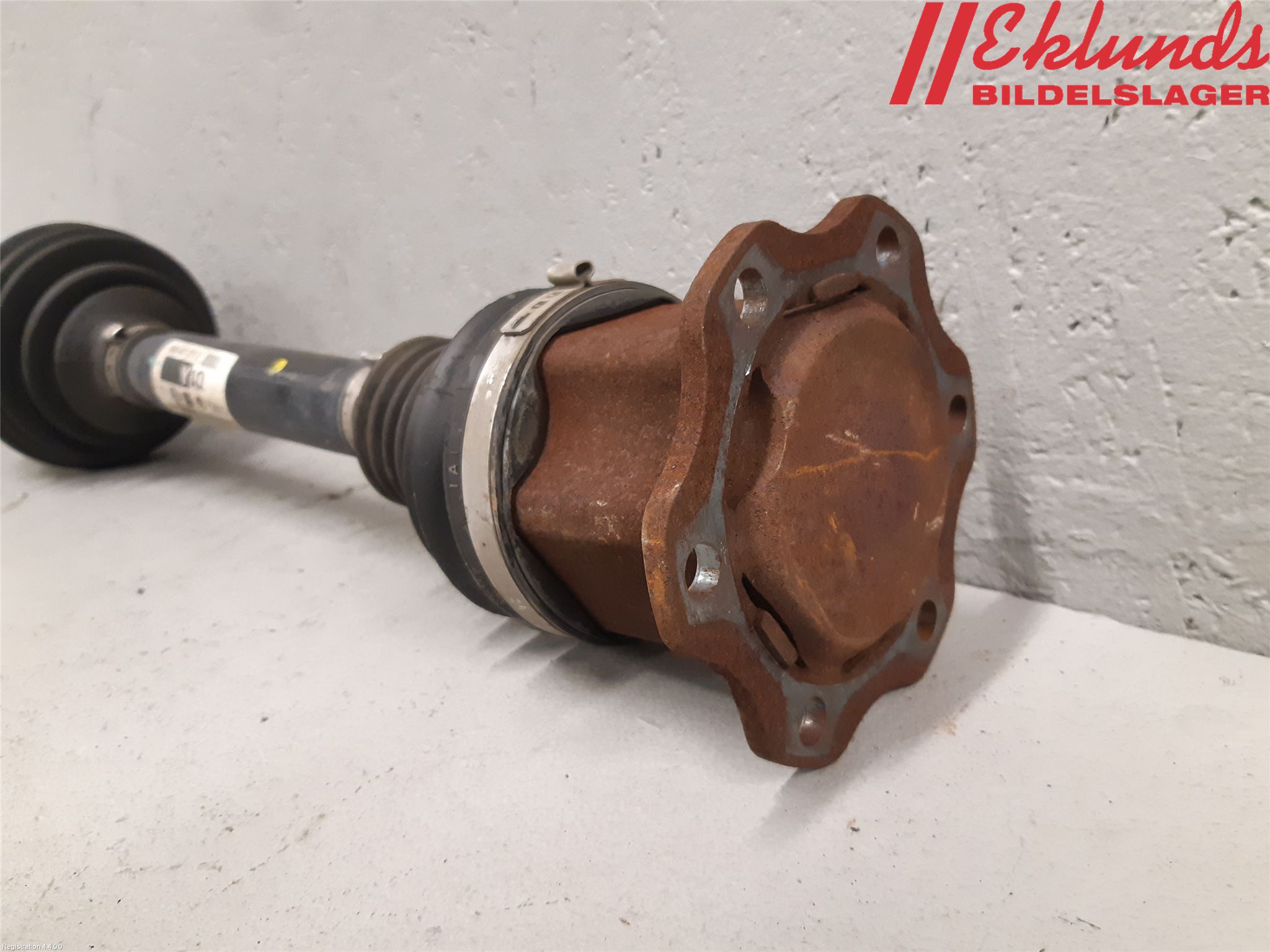 Audi A4/S4 08-11 Drivaxel Fram Vänster
