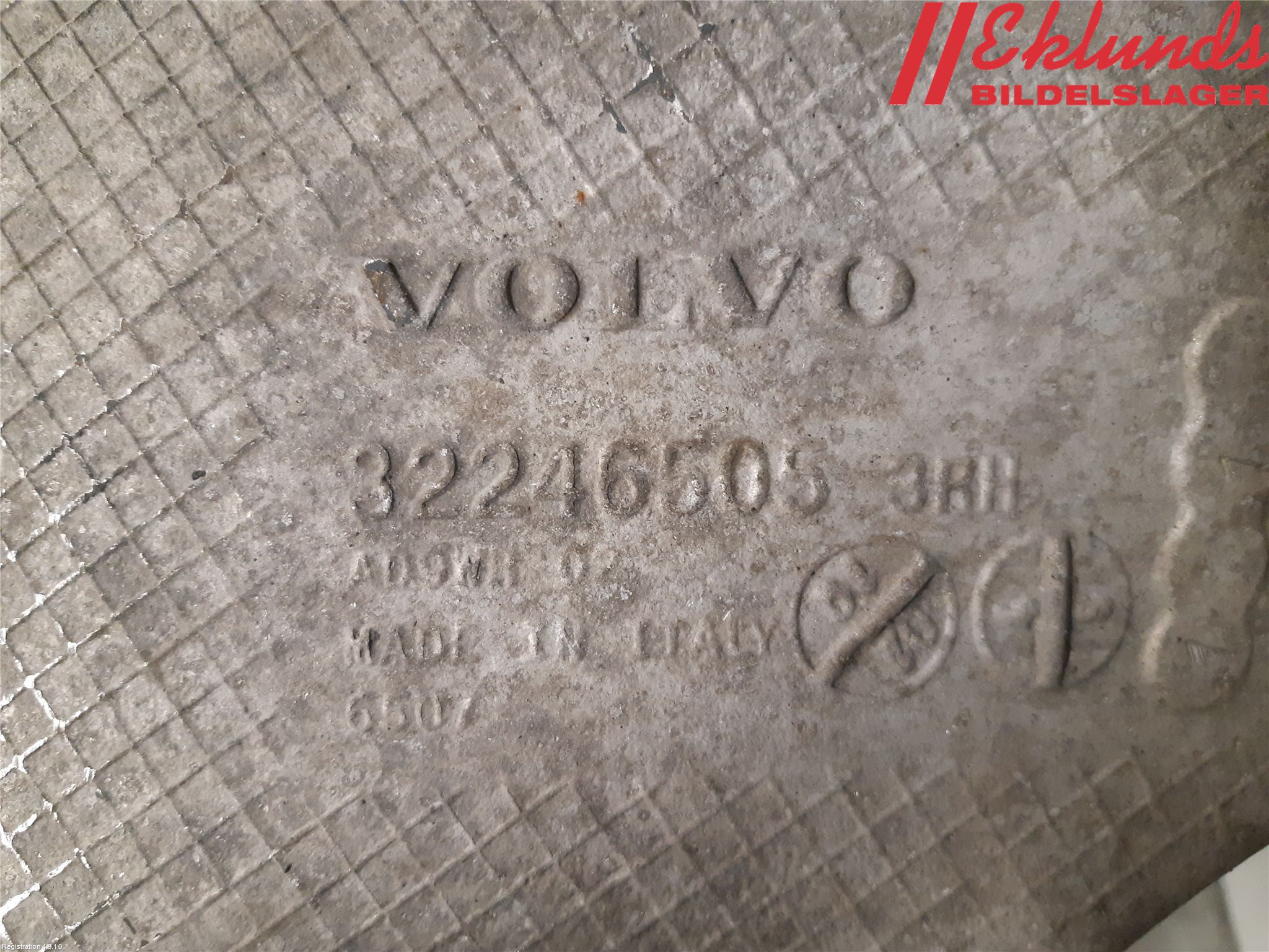 Volvo V60 19- Bärarm Bak Höger