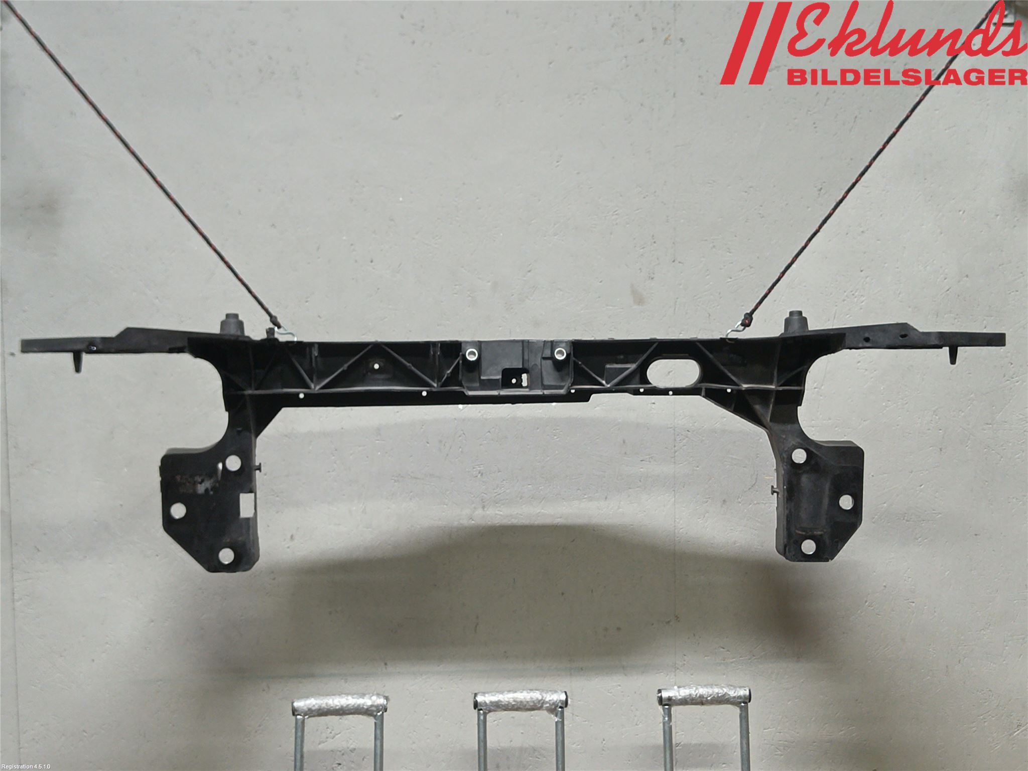 Renault CLIO III  09-12 Front Huvlåsplåt-Balk