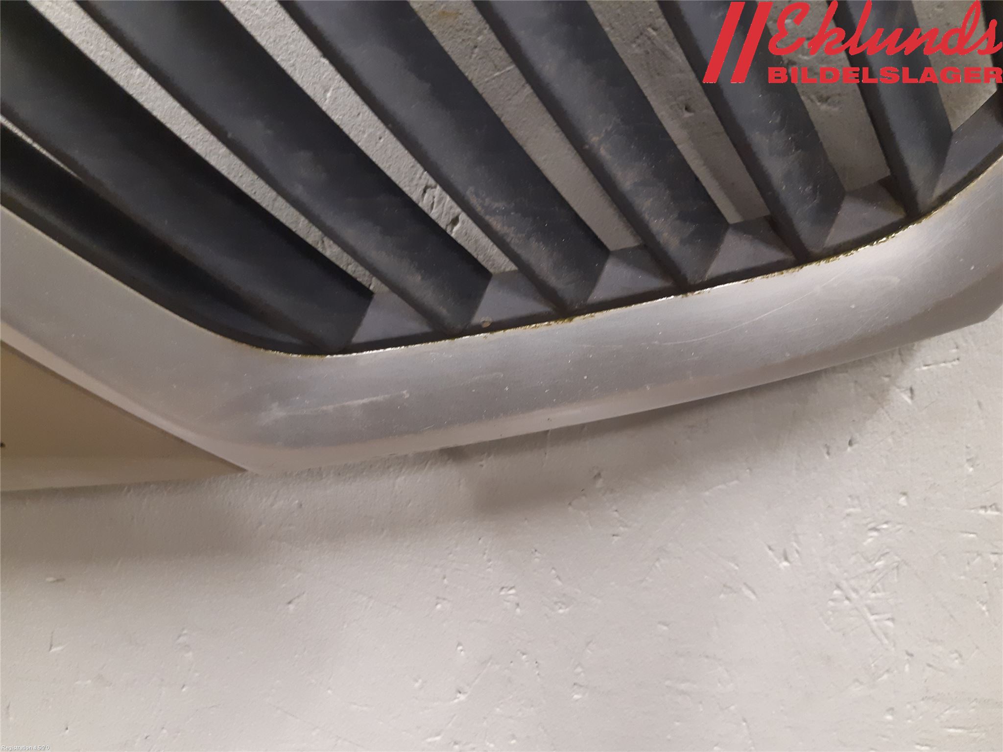 Mitsubishi OUTLANDER 07-12 Grill Komp