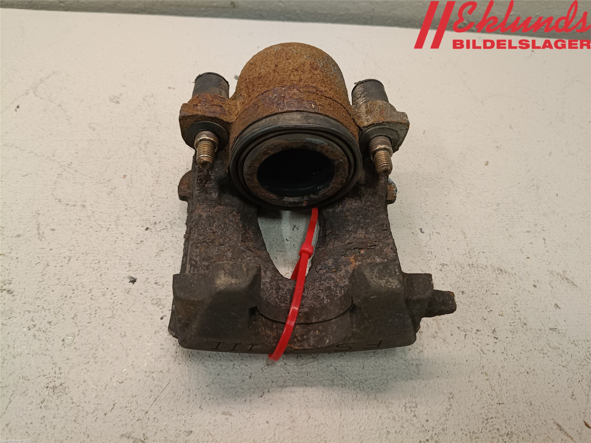 Volkswagen VW JETTA VI 11- Bromsok Fram Vänster