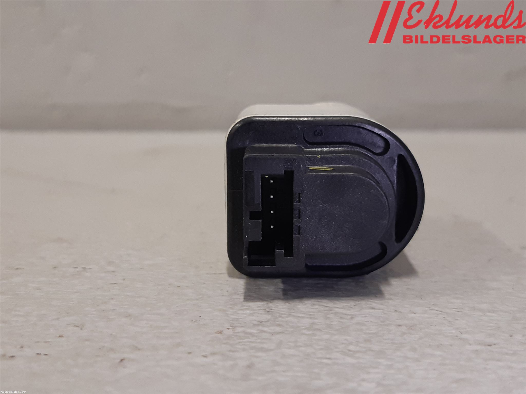 Peugeot 2008/E-2008 20- Bromsljuskontakt