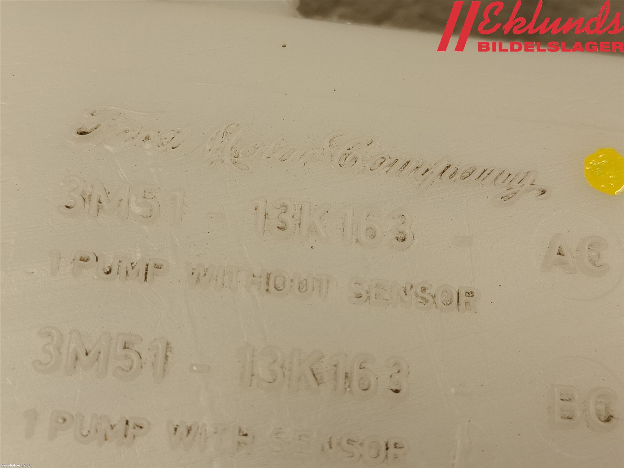 Ford KUGA 08-12 Spolartank Vindruta