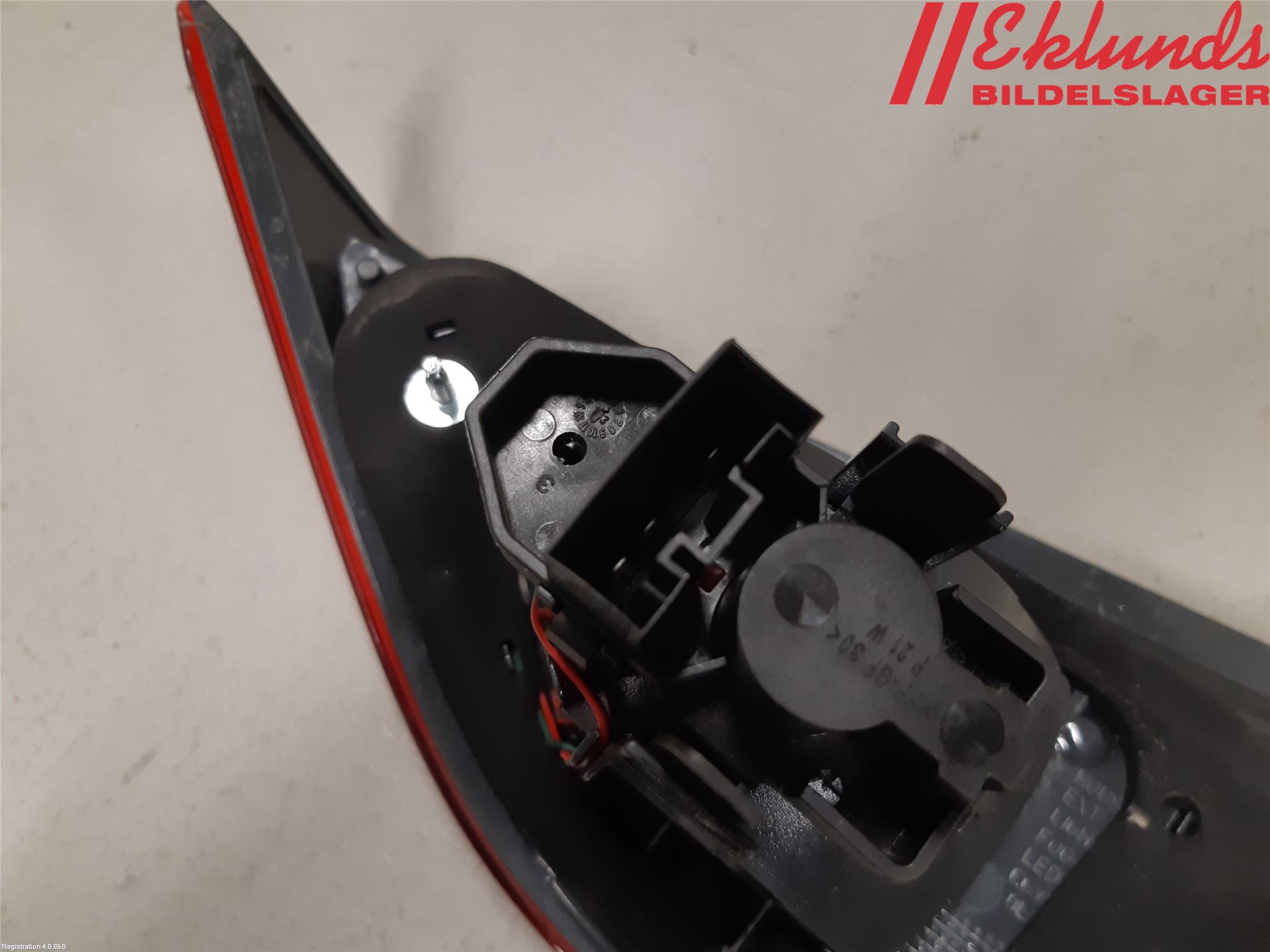 BMW X1 E84 10-15 Bakljus Lucka Vä