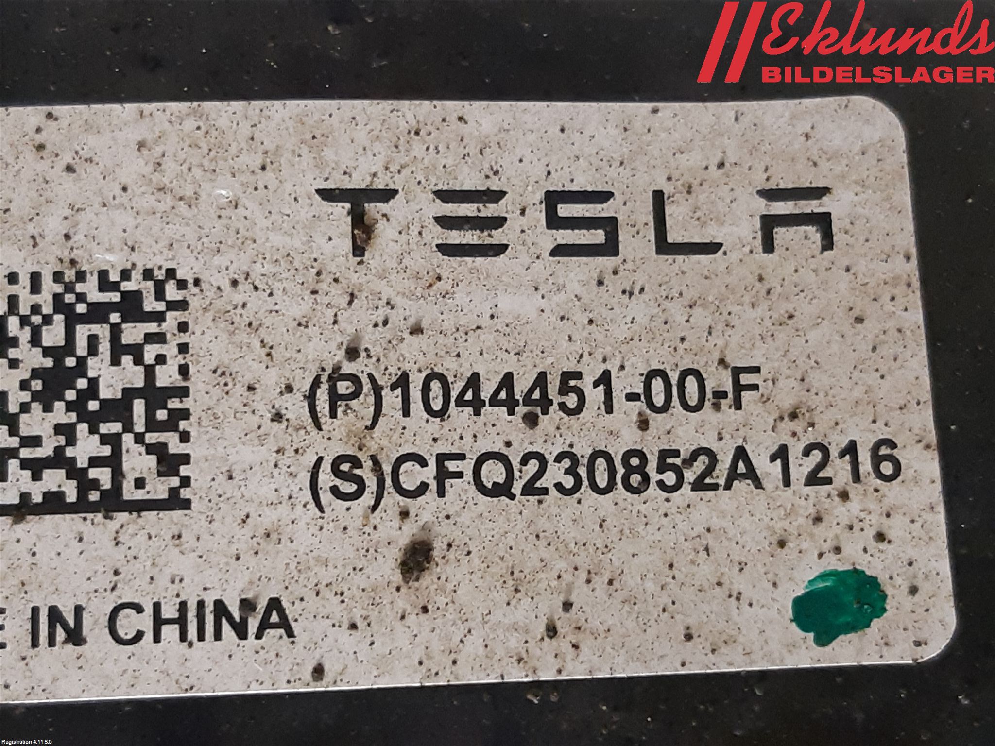Tesla MODEL Y 21- Bärarm Bak Höger
