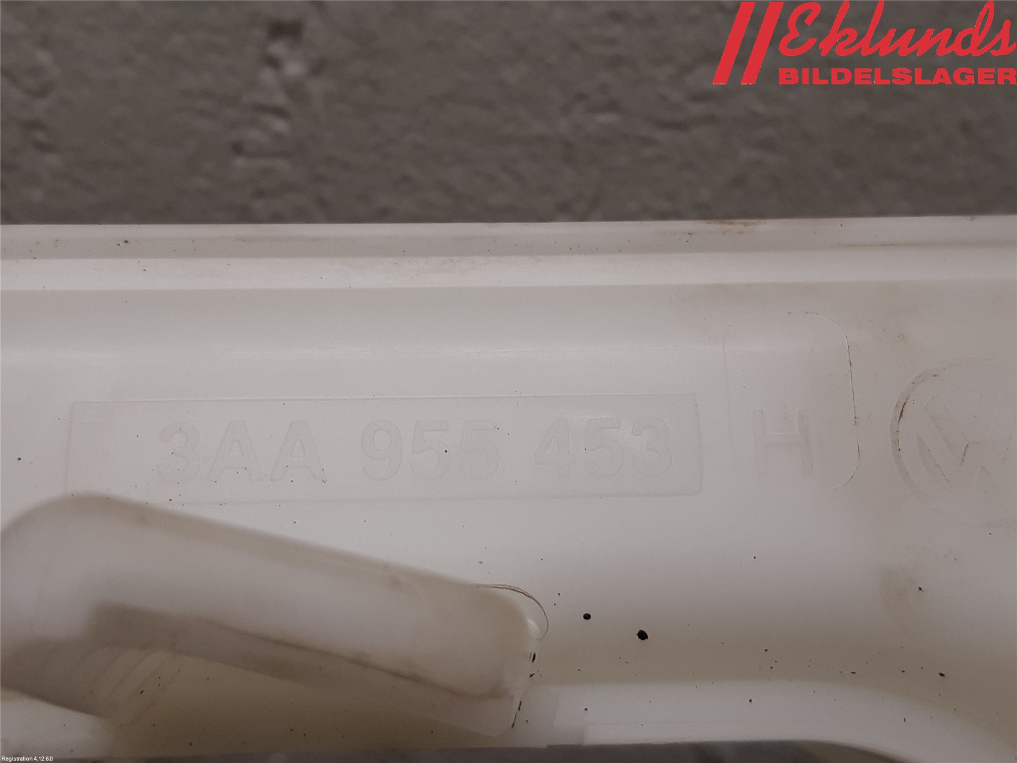 Volkswagen VW PASSAT 11-14 Spolartank Vindruta-Strål