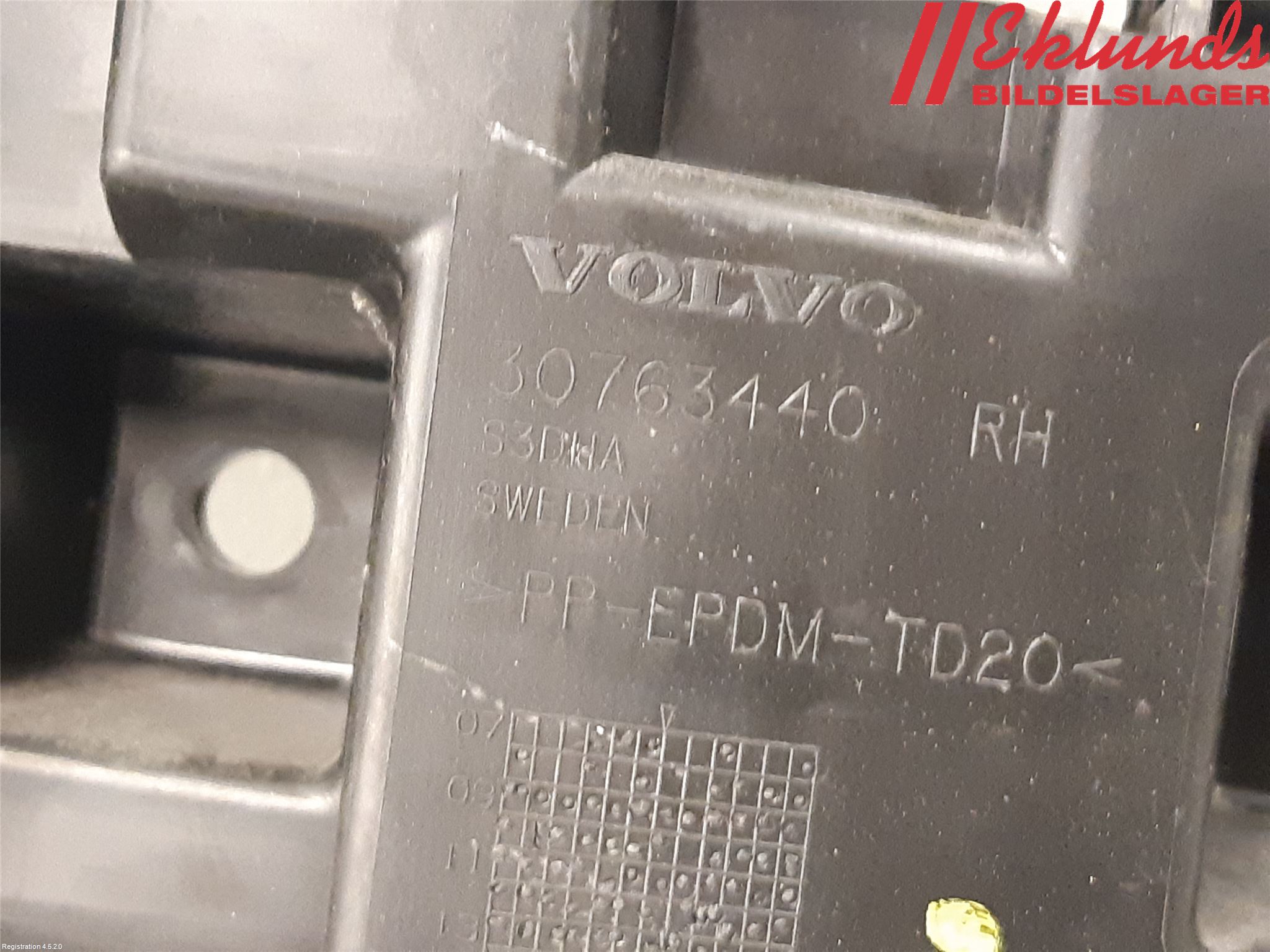 Volvo XC60 14-17 Stötfångarfäste Bak Hö