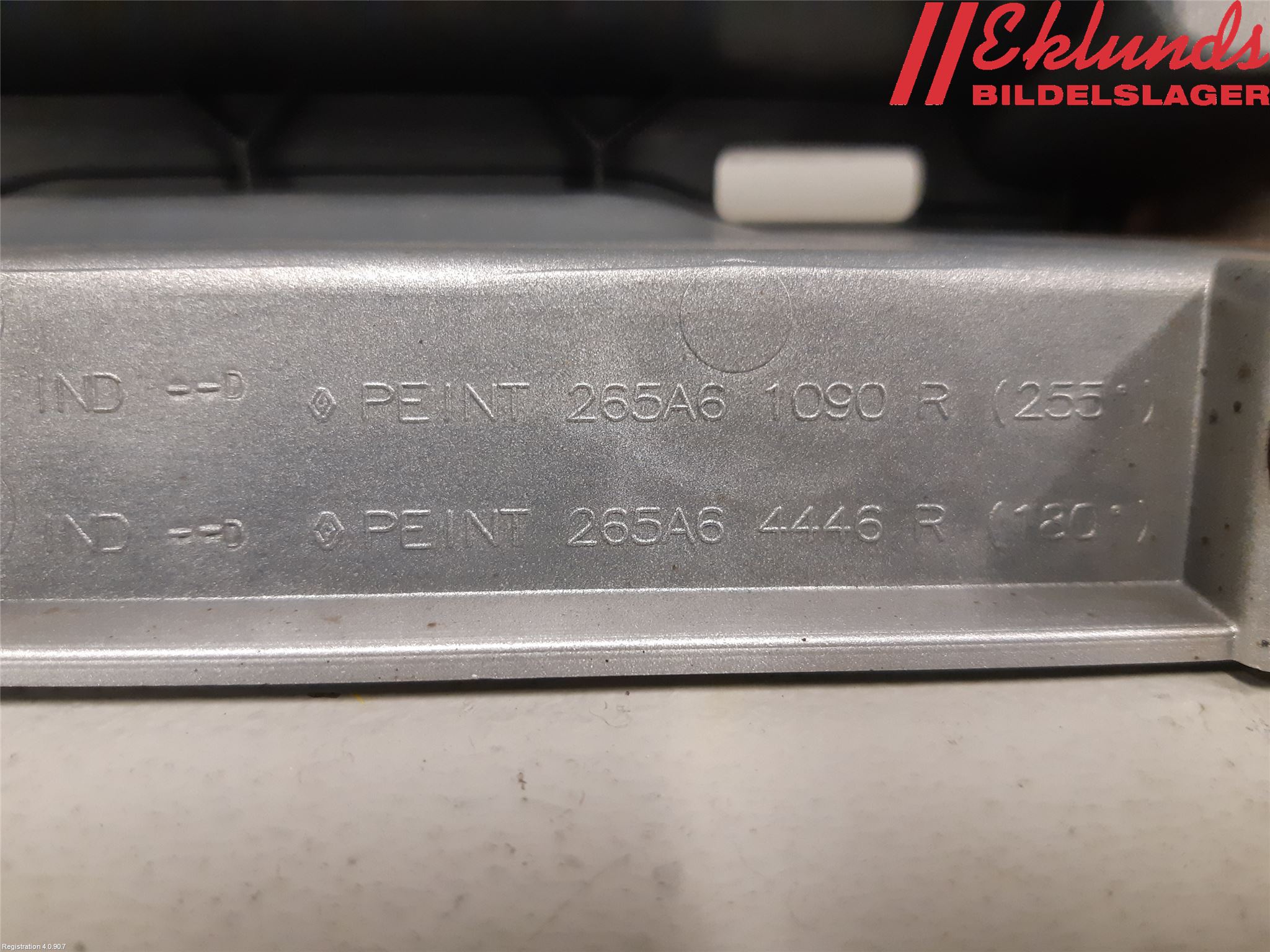 Opel VIVARO 15-19 Bakljussarg