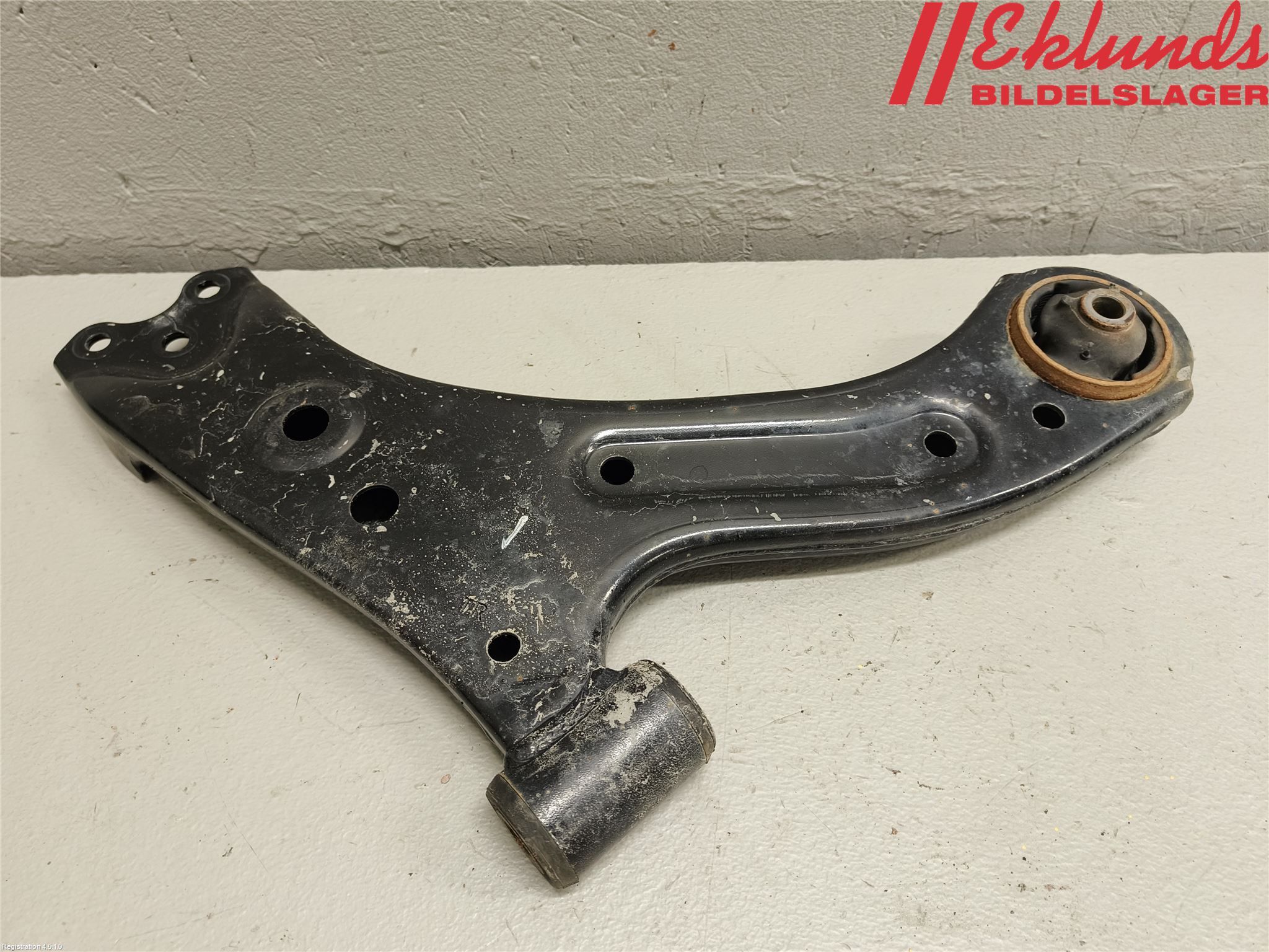 Toyota bZ4X EA10 22- Bärarm Fram Undre Hö