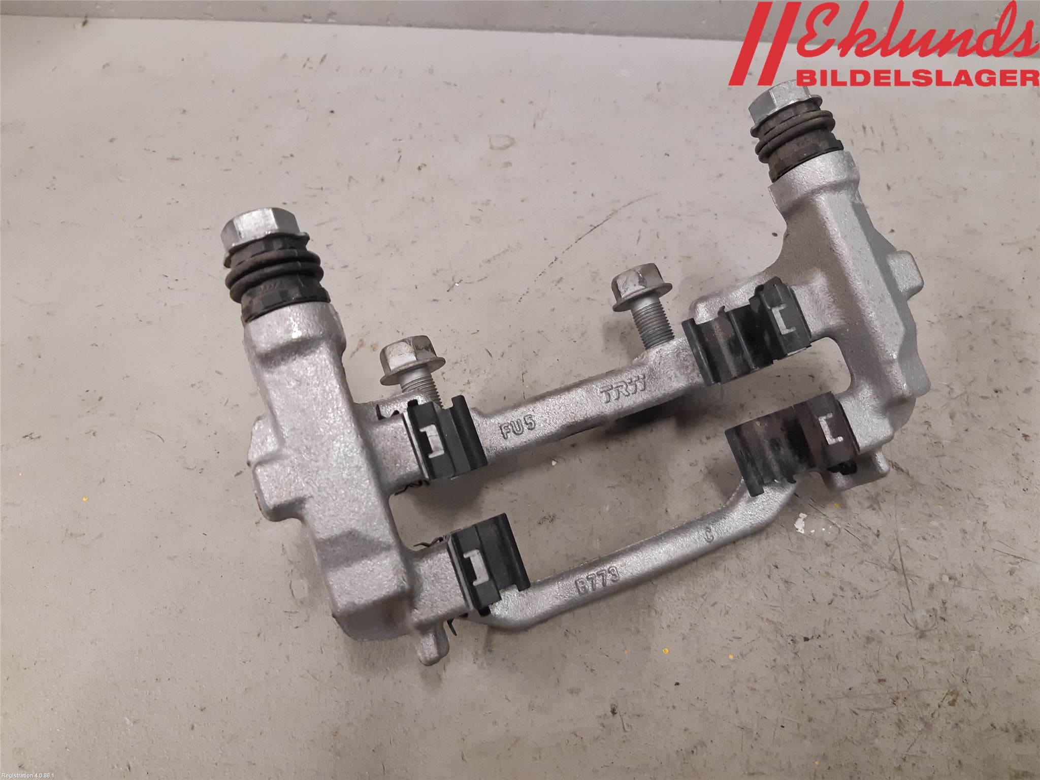 Toyota YARIS XP21 20- Bromsokshållare