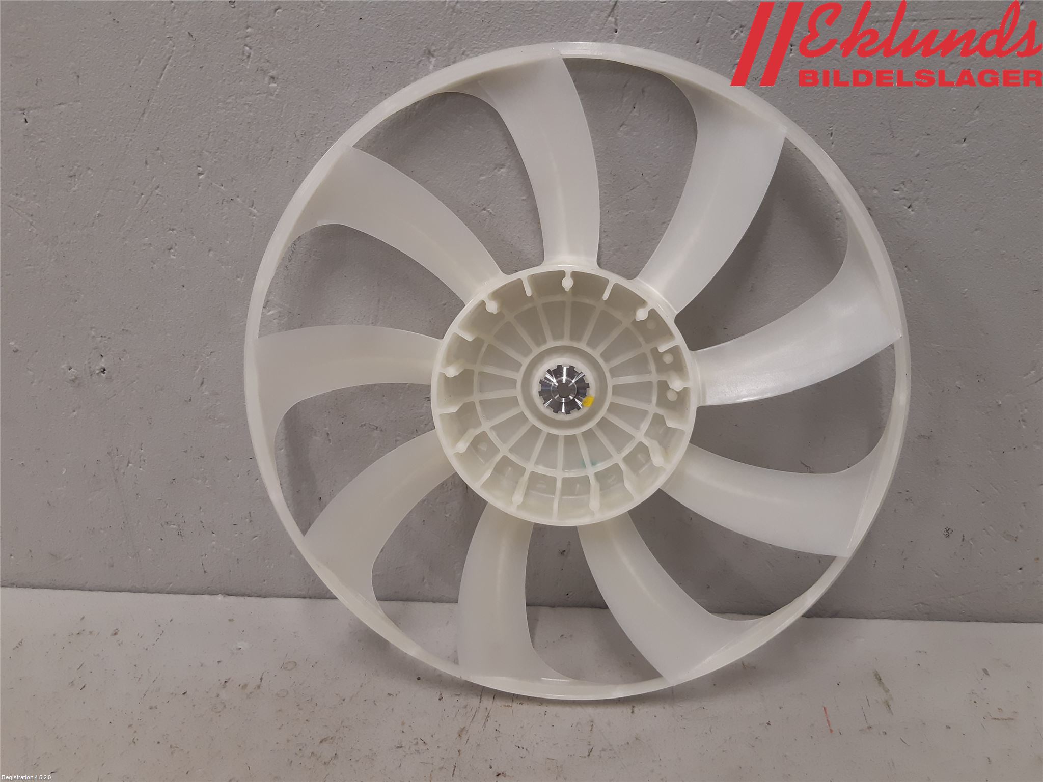 Toyota COROLLA 19- Kylfläkt-Vinge