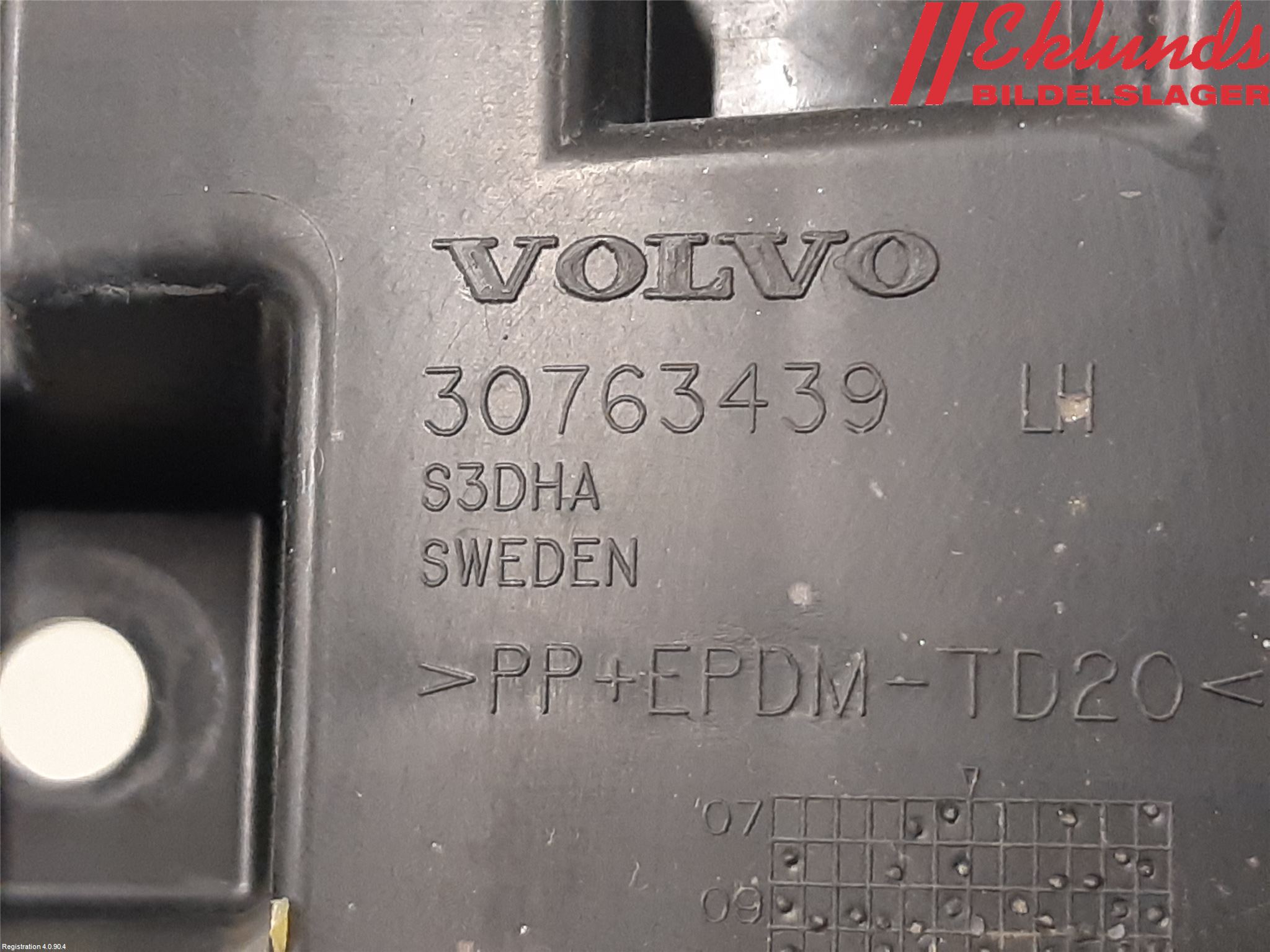 Volvo XC60 09-13 Stötfångarfäste Bak Vä