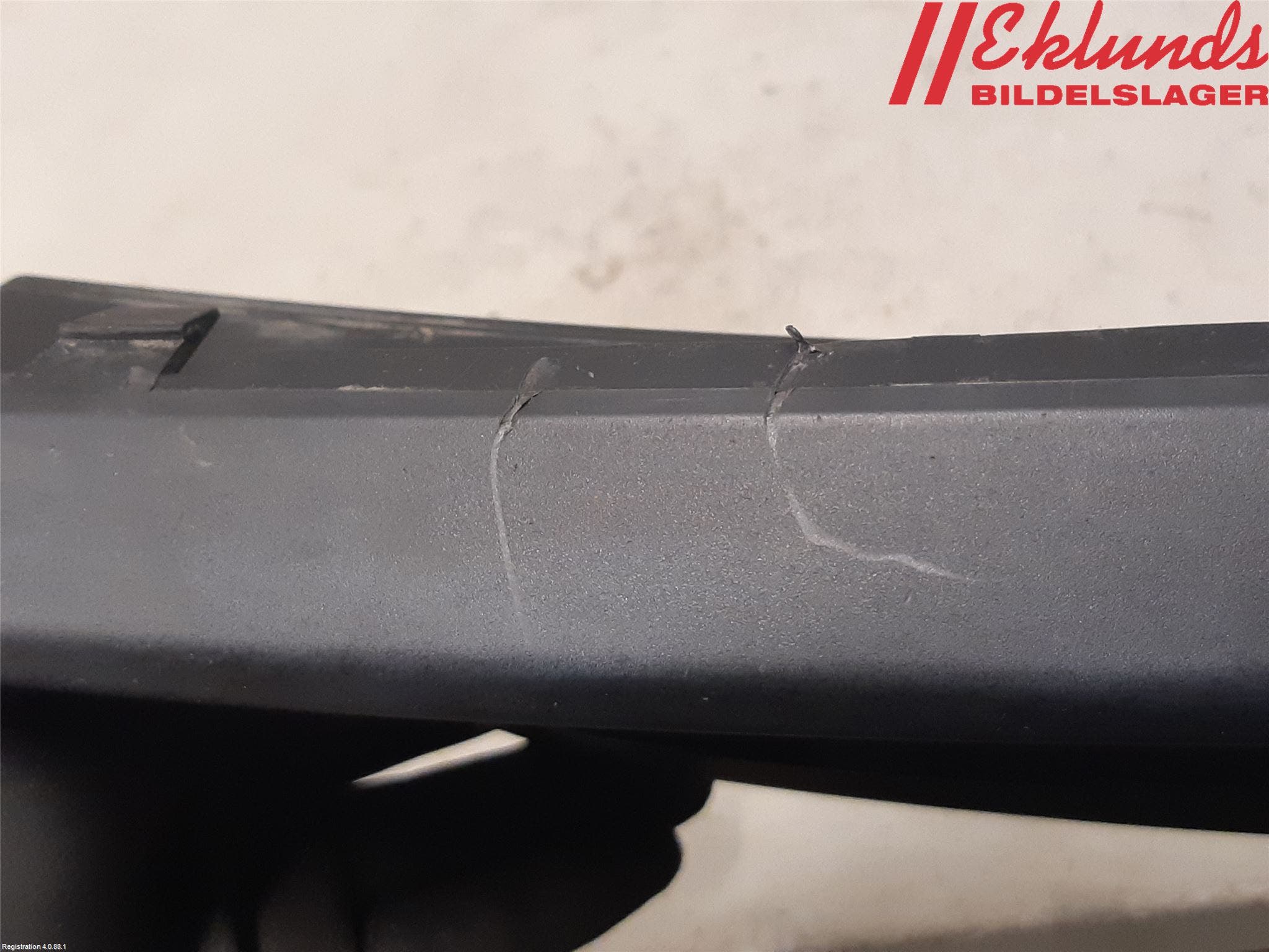 BMW 1 F20/F21 11-19 Dimljussarg Fram