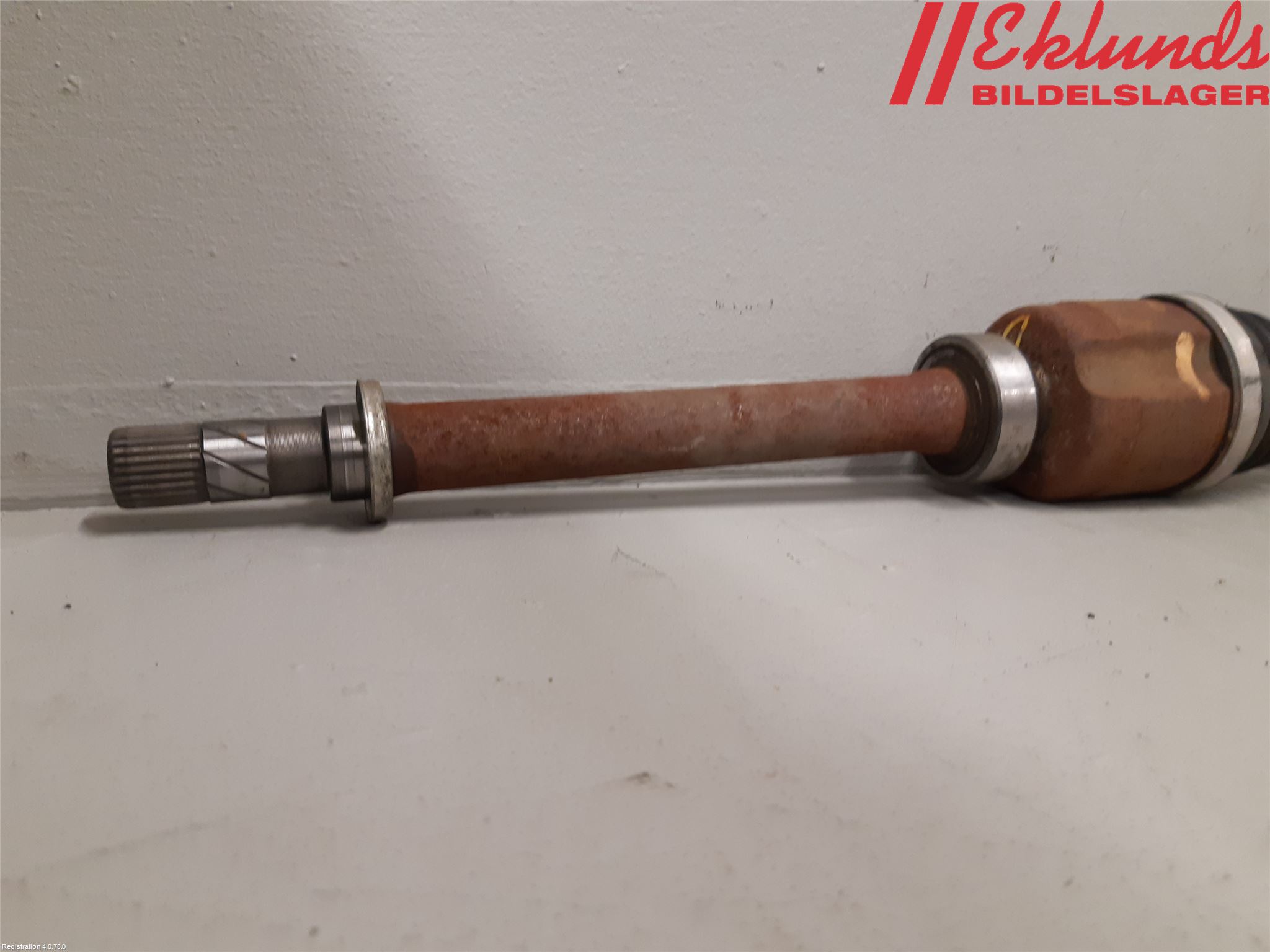 Dacia DUSTER 10-17 Drivaxel Fram Höger