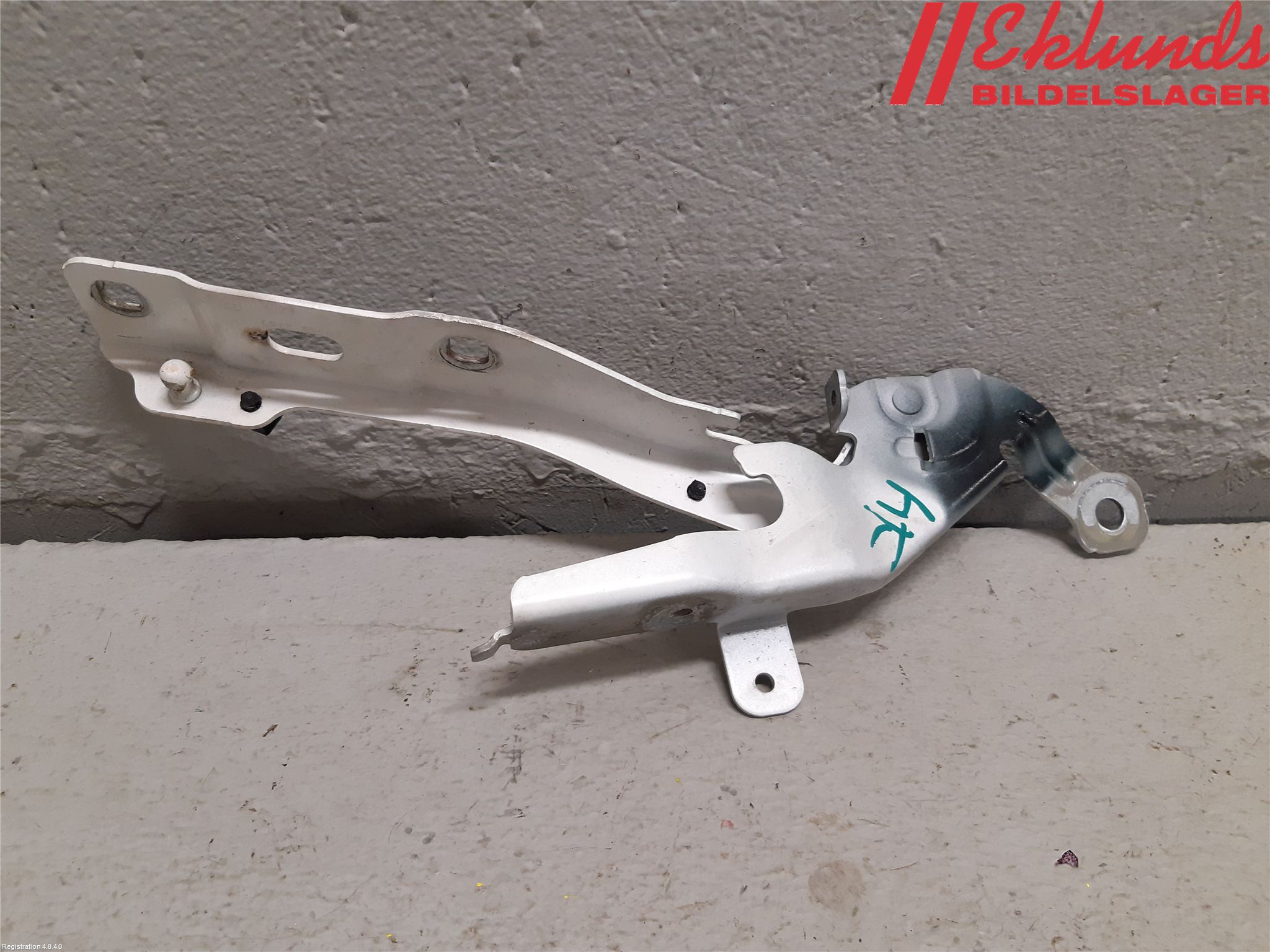 Opel MOKKA 21- Huvgångjärn