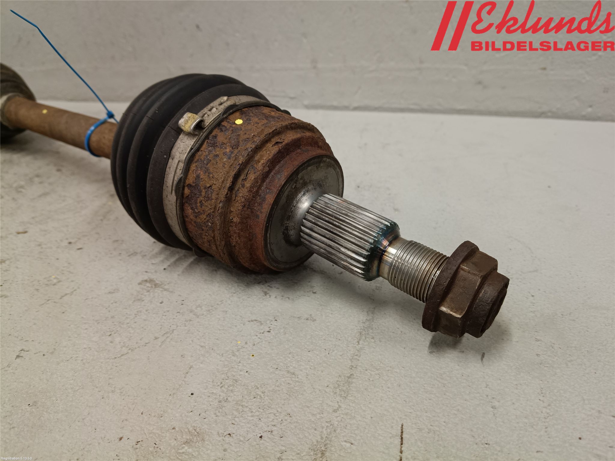 Ford TRANSIT/TOURNEO CONNECT 13-22 Drivaxel Fram Höger