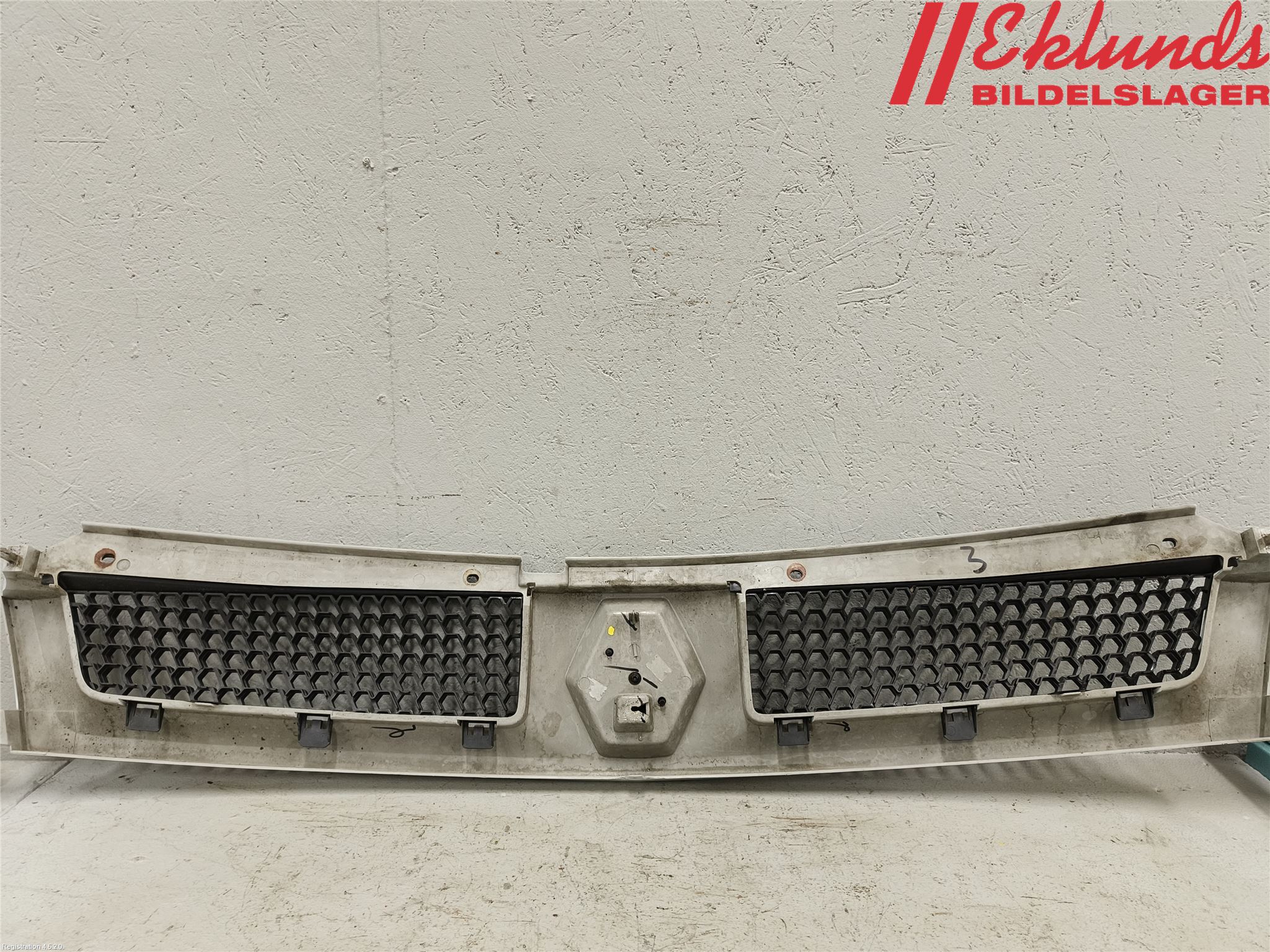 Renault MASTER III  04-10 Grill Komp