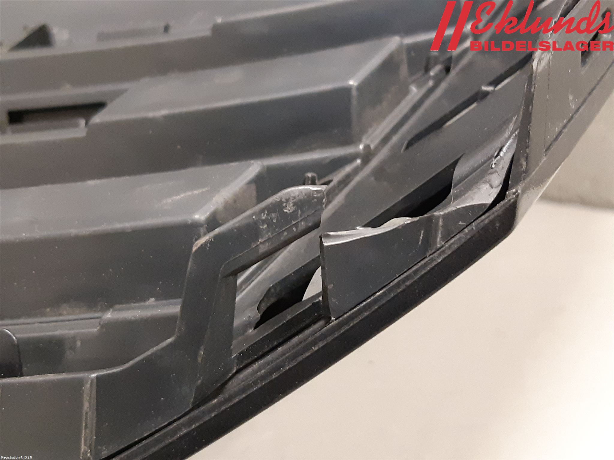 Volkswagen VW PASSAT 11-14 Grill Komp
