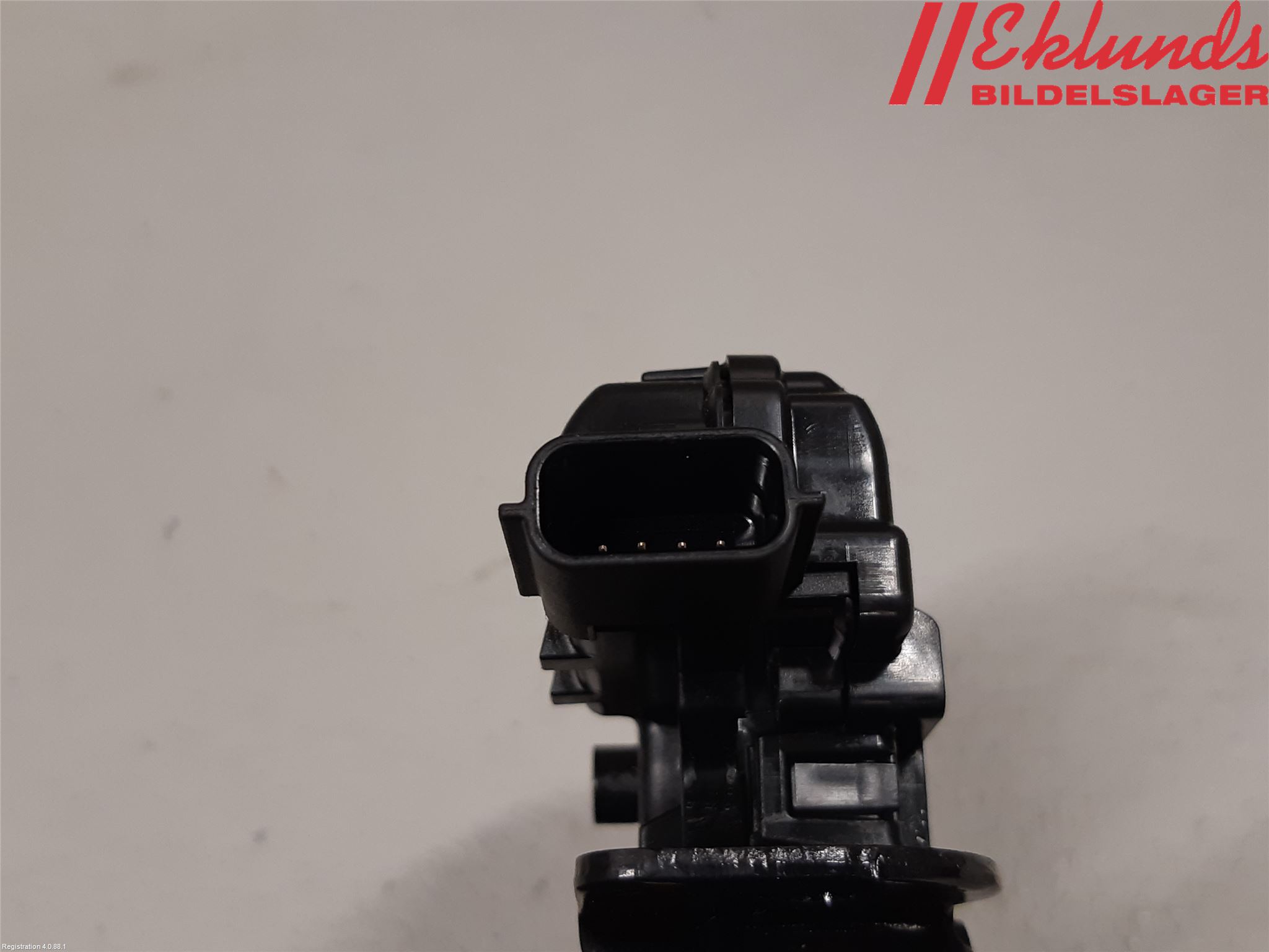 Dacia DUSTER 18-24 Låskista Baklucka